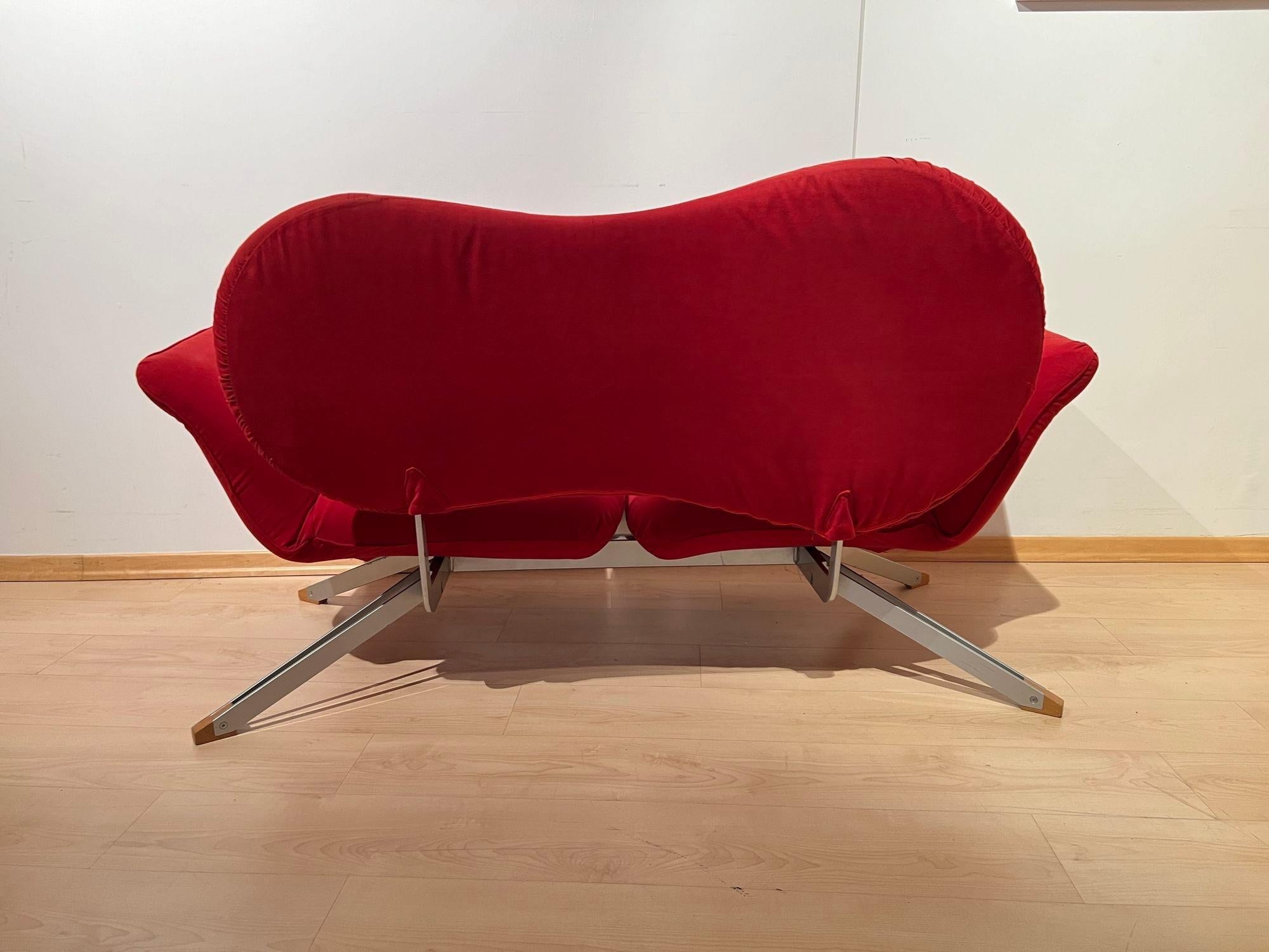 Sofá convertible de diseño postmoderno de Bonaldo, tela roja, Italia circa 1980 en venta 1