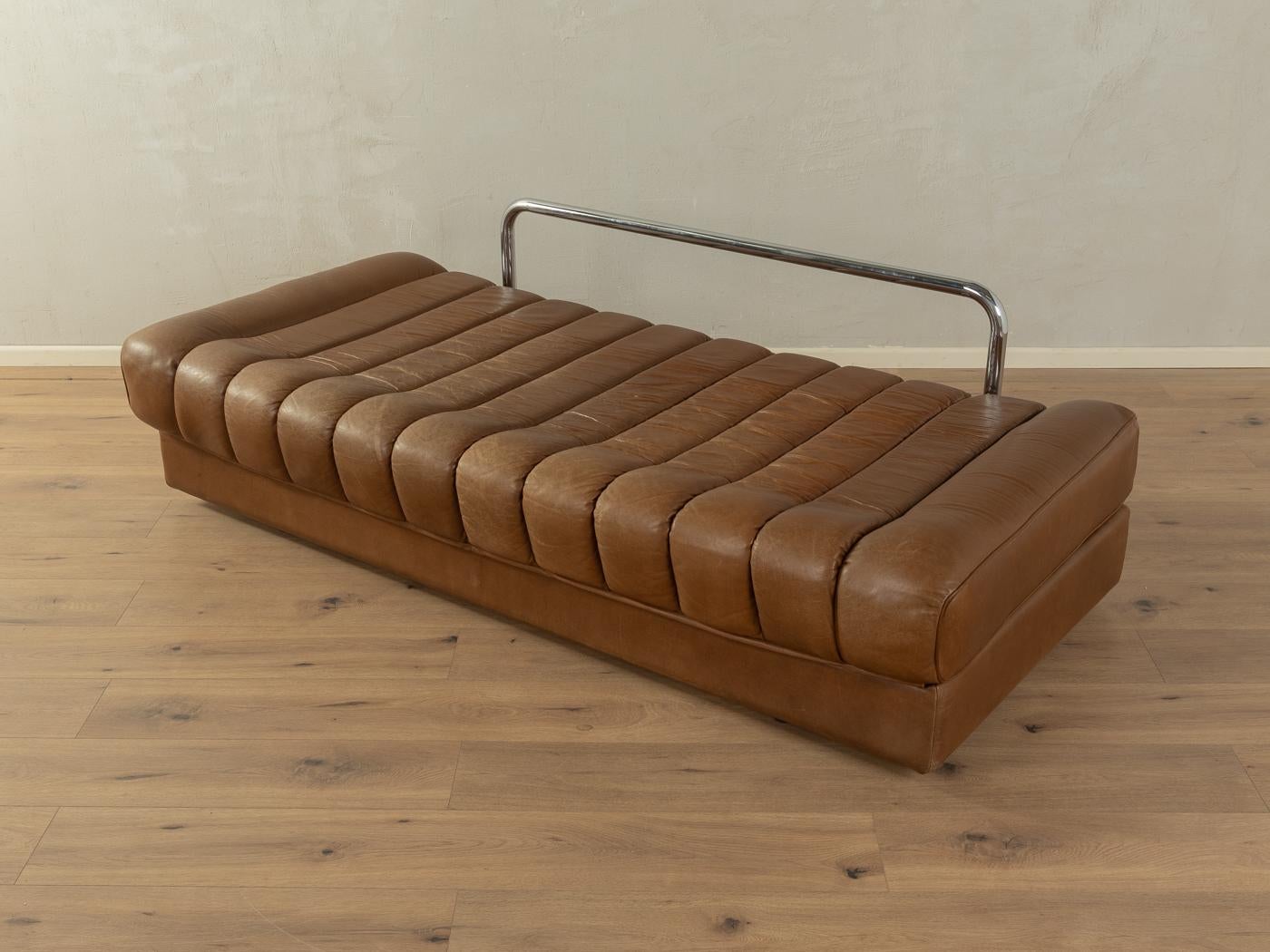 Late 20th Century  Convertible sofa, de Sede, DS-85  For Sale
