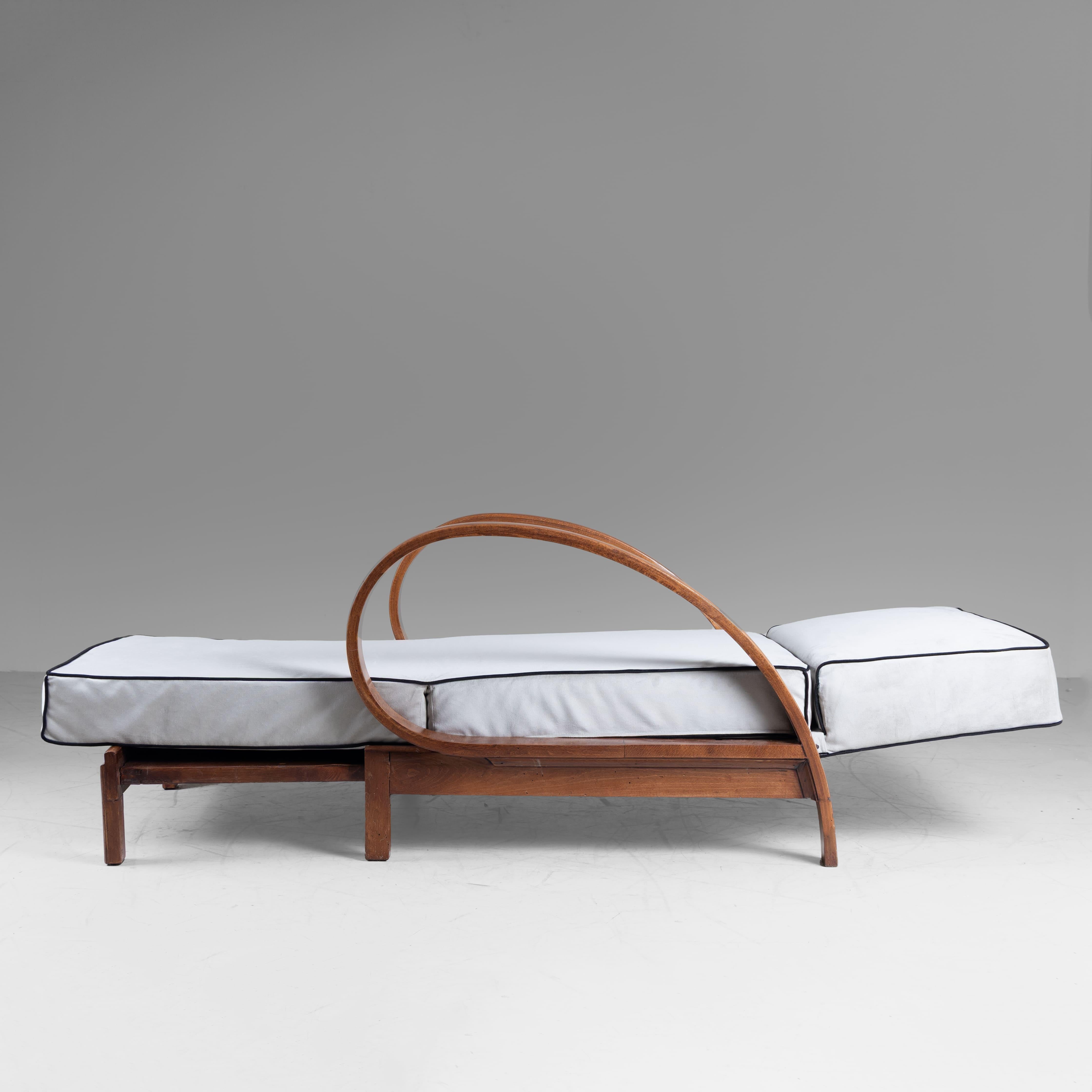 Verwandelbarer Sessel aus Holz und grauem Samt von Cerutti, Deco-Stil 1940 im Angebot 8