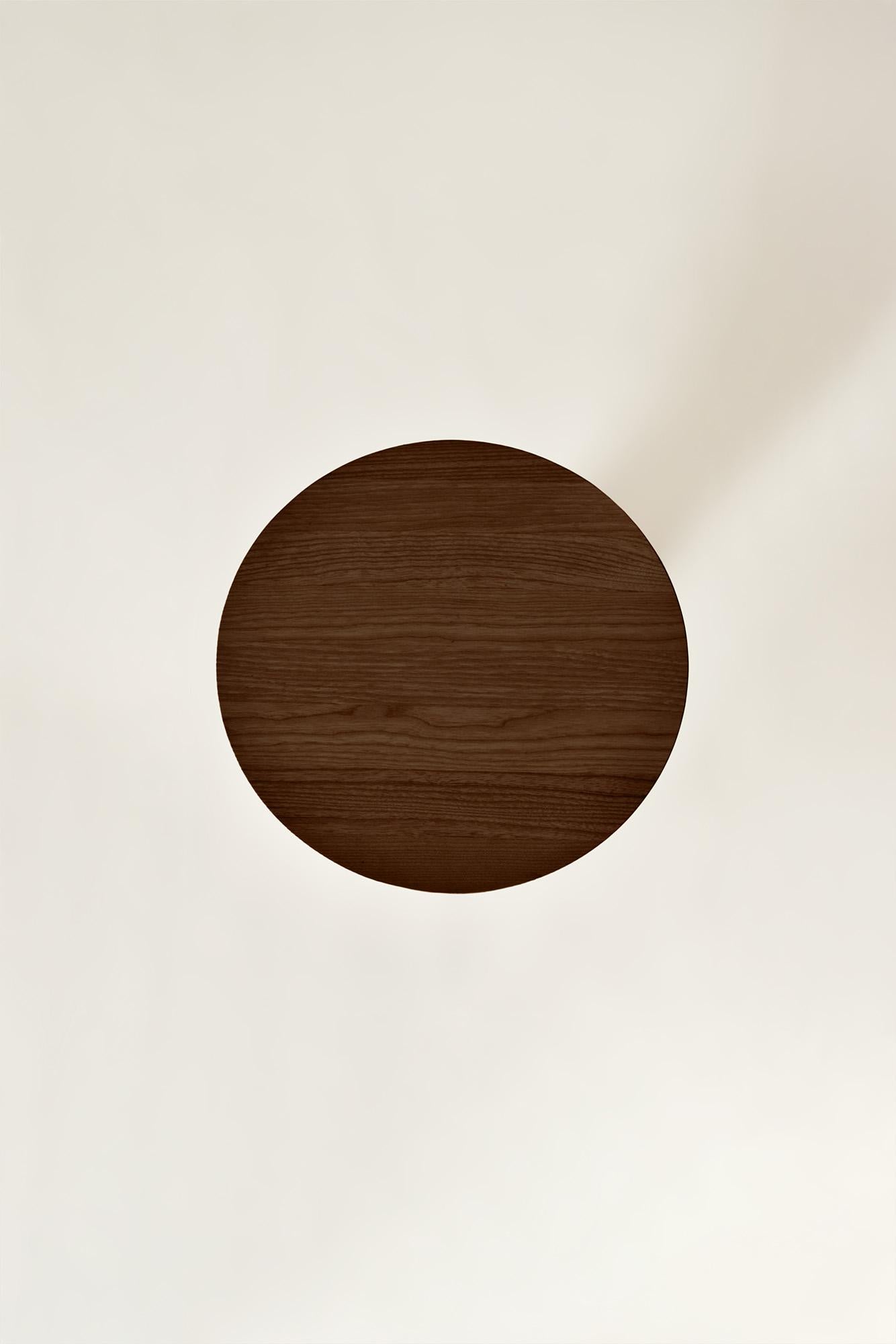 La table basse Convesso incarne l'essence de notre collection 2023, réalisée en collaboration avec les designers de Cono Studio. Un meuble contemporain, tendance mais fidèle à la qualité, à l'originalité et à l'élégance de l'authentique artisanat