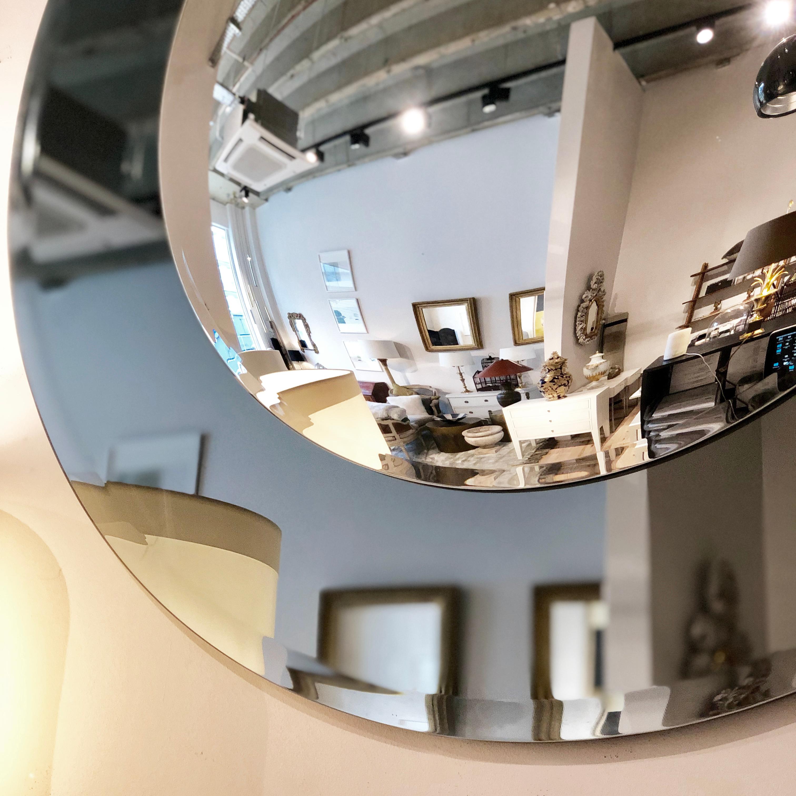 Convex Mirror In Excellent Condition For Sale In London, GB