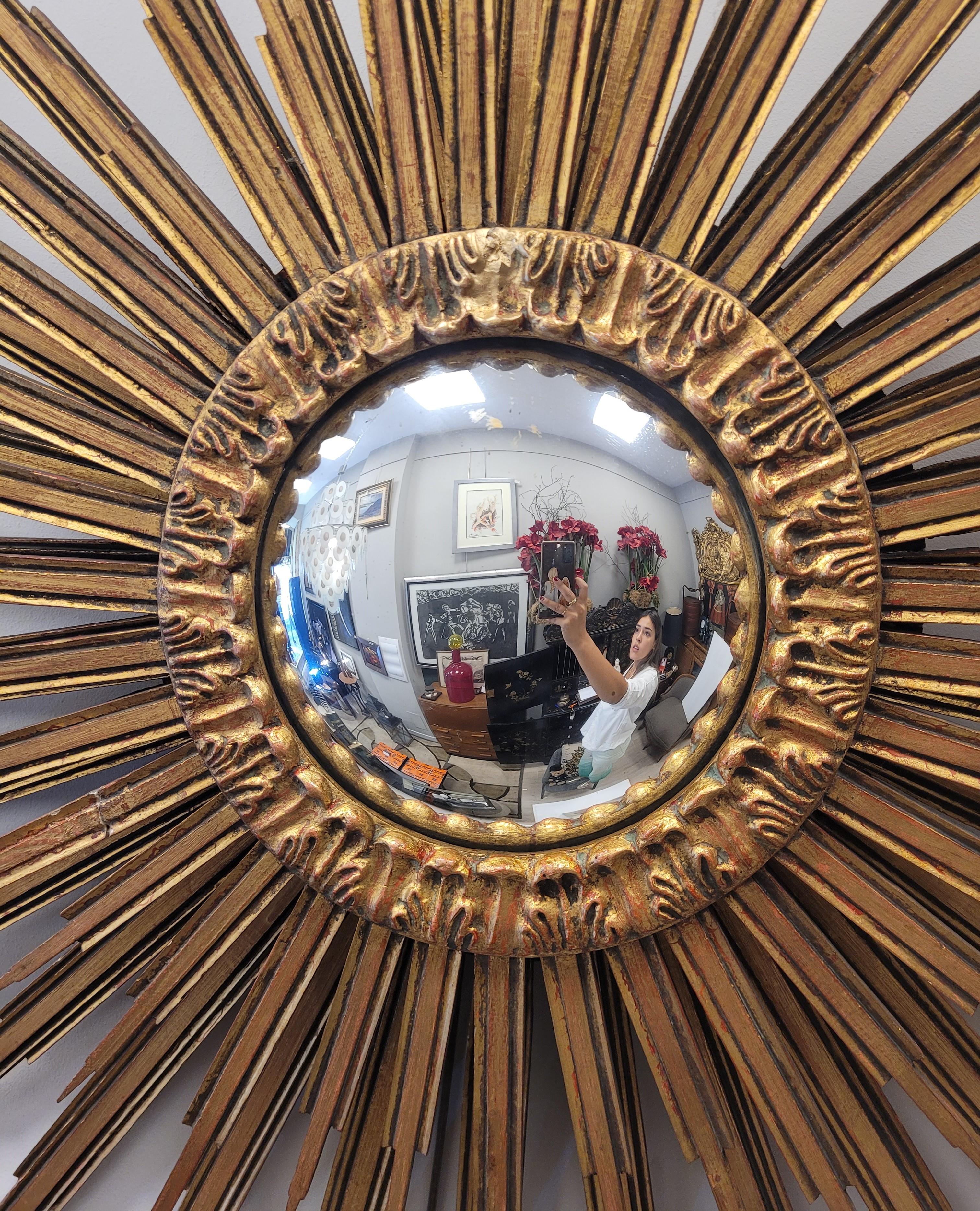 Fin du 20e siècle Miroir convexe Sunburst en bois doré