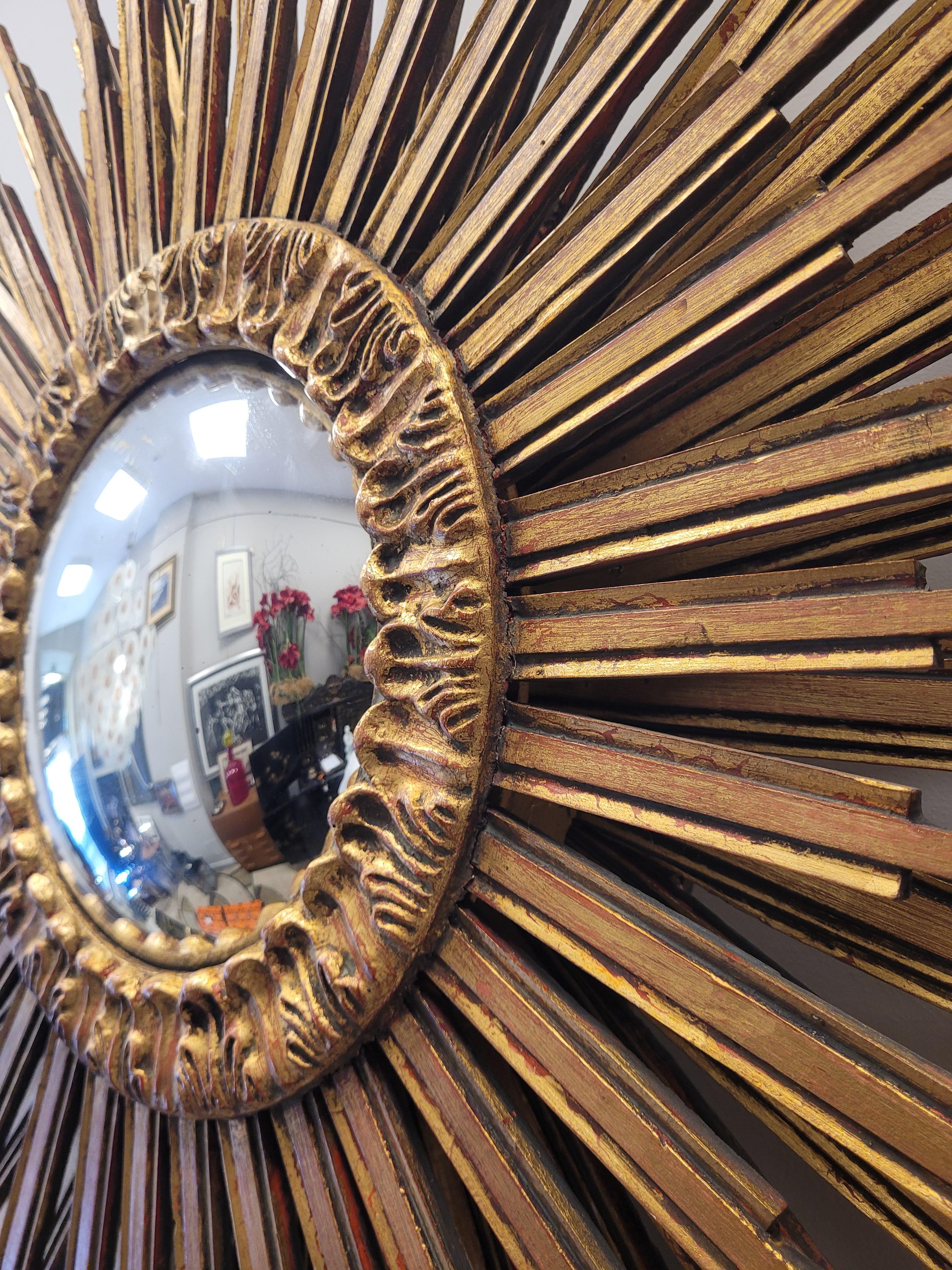 Miroir convexe Sunburst en bois doré 1