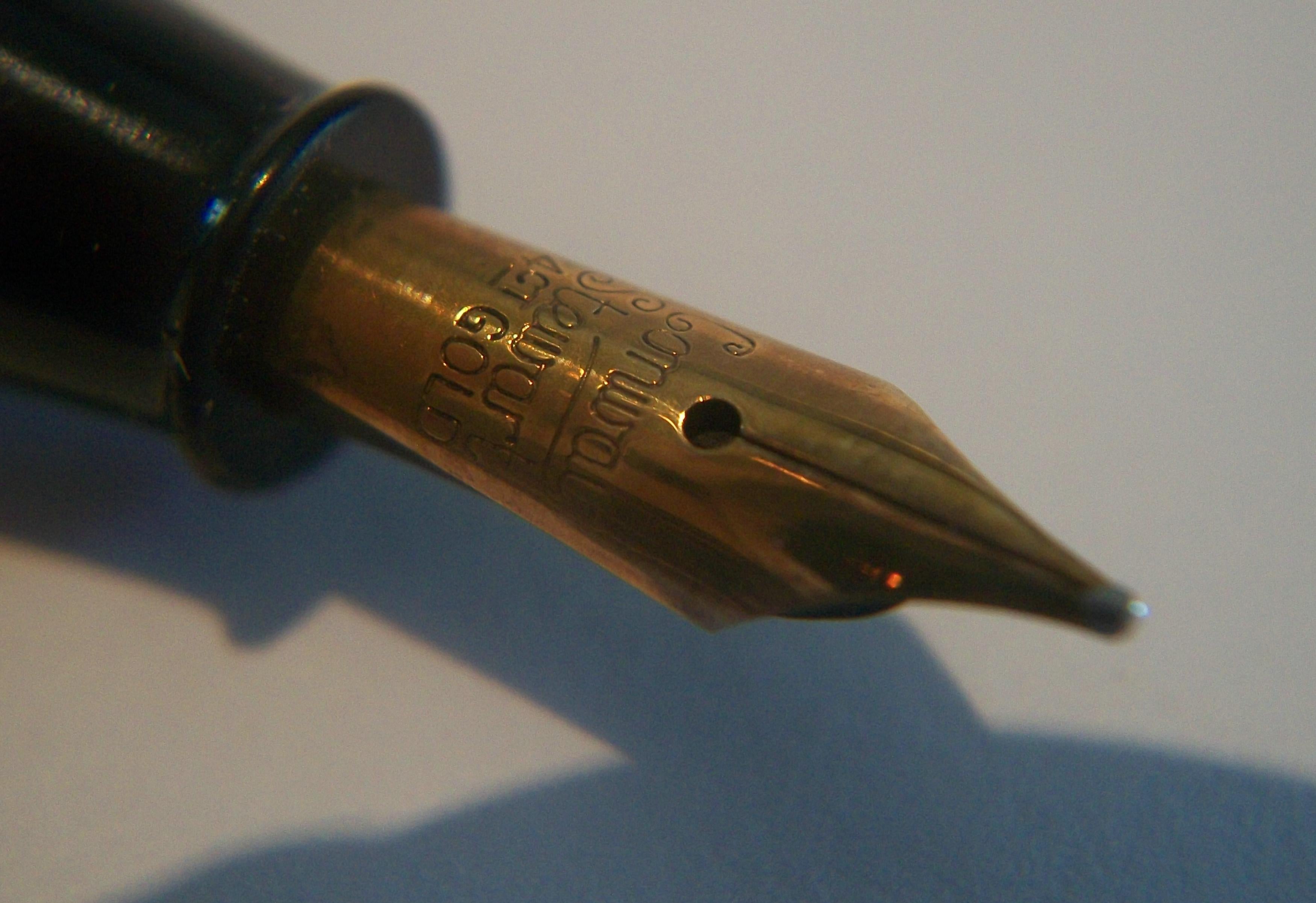 CONWAY STEWART - Dinkie 550 - Stylo Plume - Plume Or 14K - K.K. - Circa 1955 en vente 8