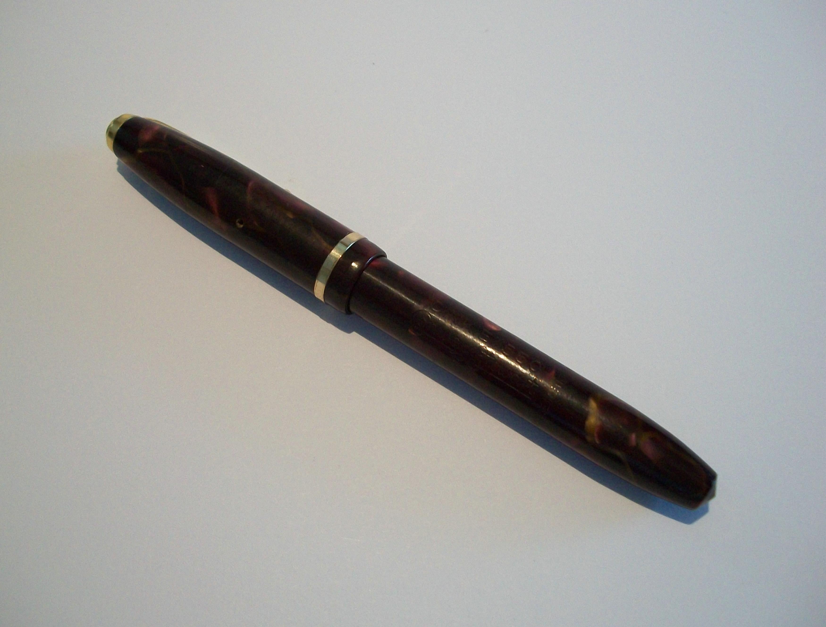 Moderne CONWAY STEWART - Dinkie 550 - Stylo Plume - Plume Or 14K - K.K. - Circa 1955 en vente