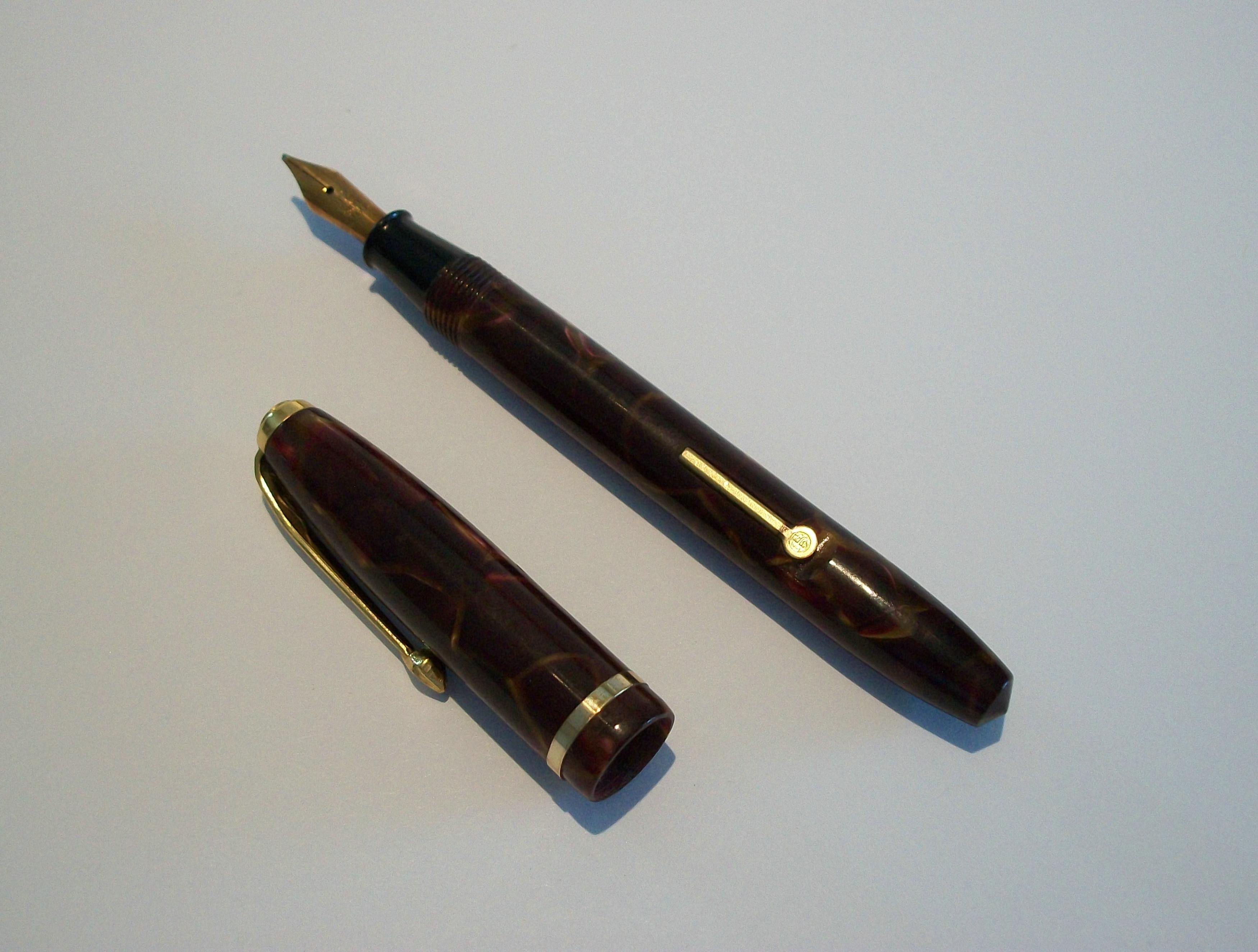 CONWAY STEWART - Dinkie 550 - Stylo Plume - Plume Or 14K - K.K. - Circa 1955 Bon état - En vente à Chatham, CA