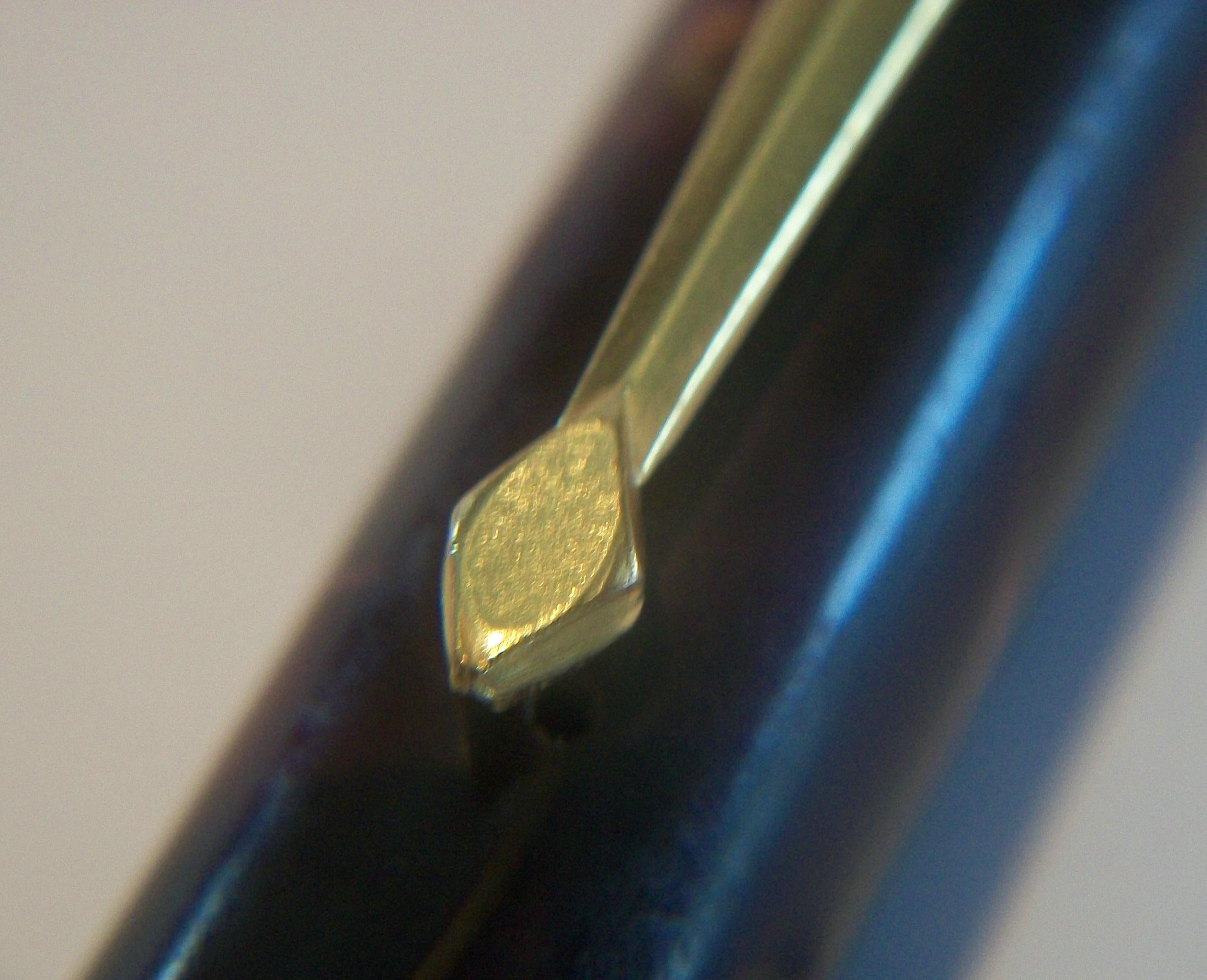 CONWAY STEWART - Dinkie 550 - Stylo Plume - Plume Or 14K - K.K. - Circa 1955 en vente 3