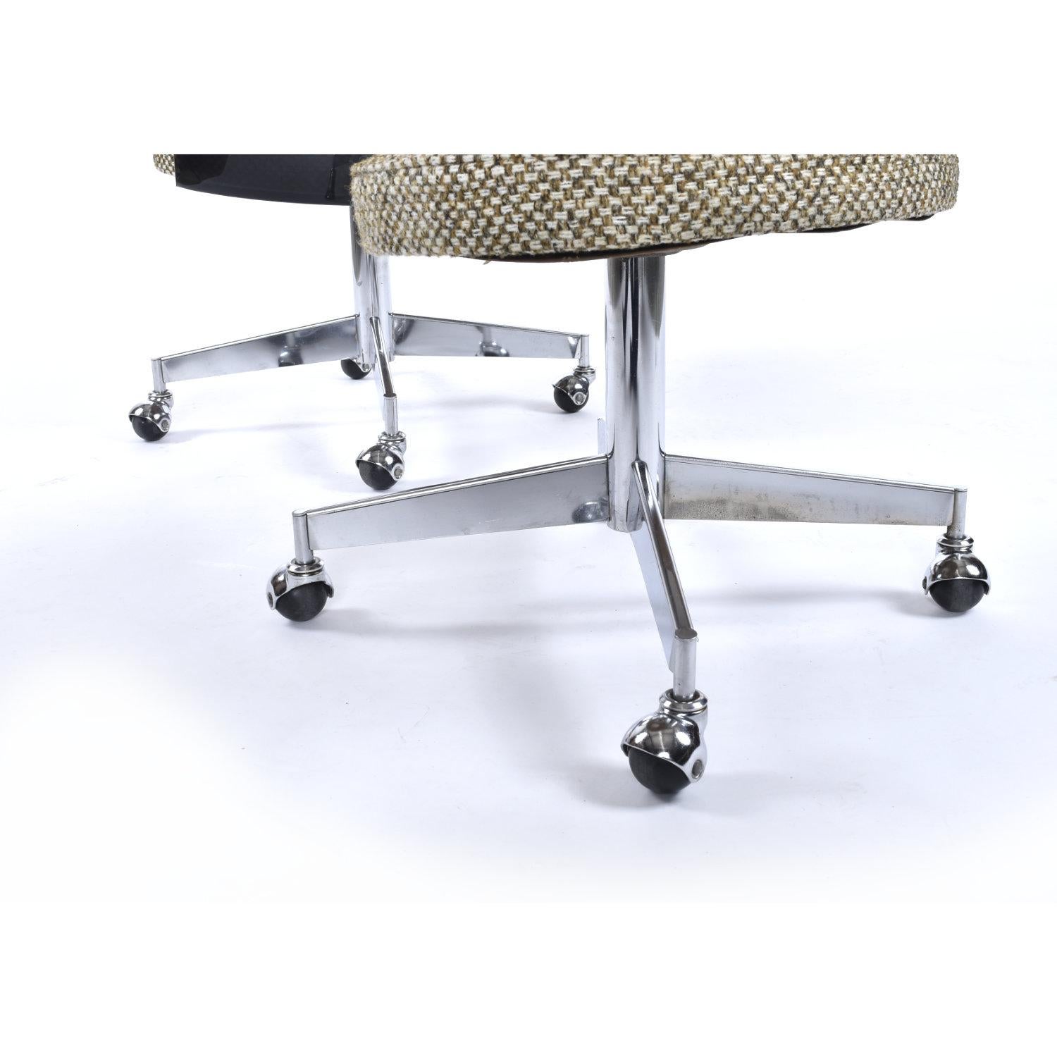 Conwed Space Age Smoked Lucite Chair on Casters with Foot Stool in vendita 3