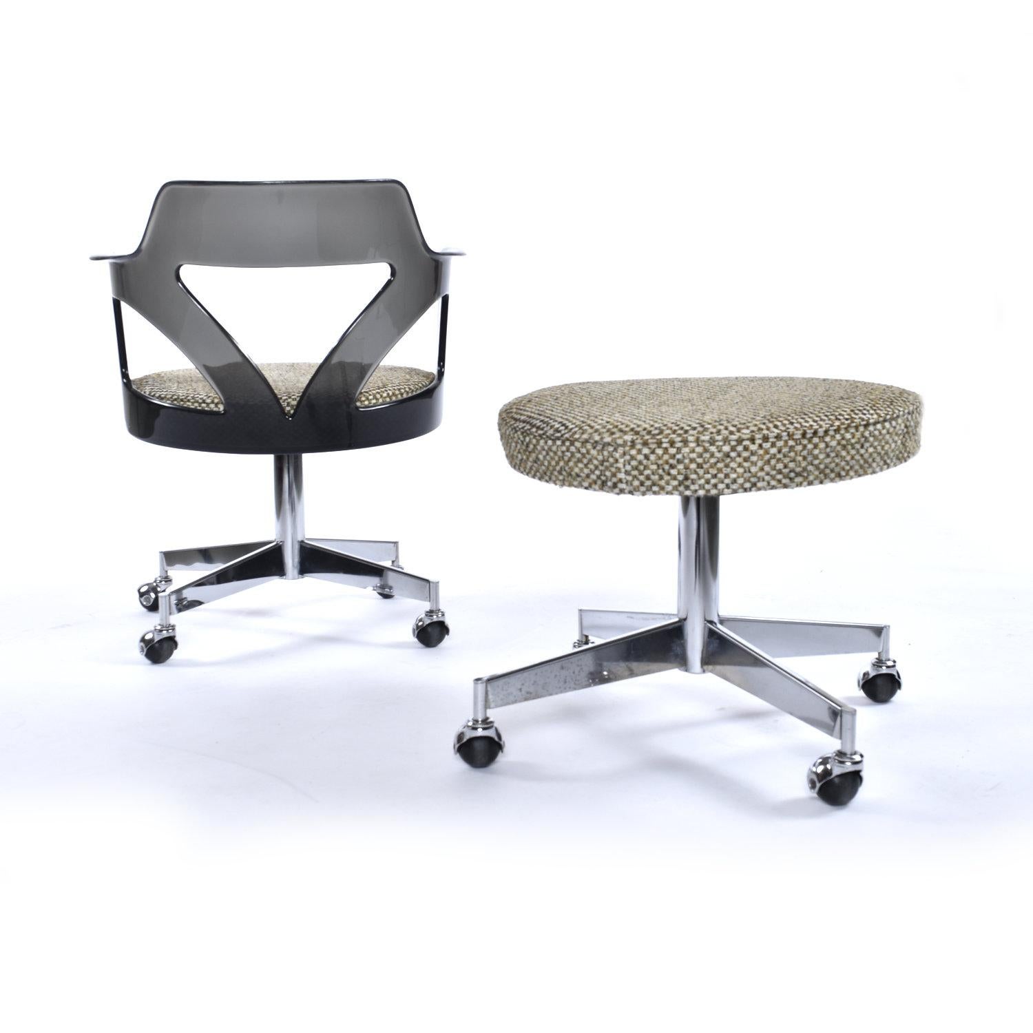 Conwed Space Age Smoked Lucite Chair on Casters with Foot Stool in vendita 7