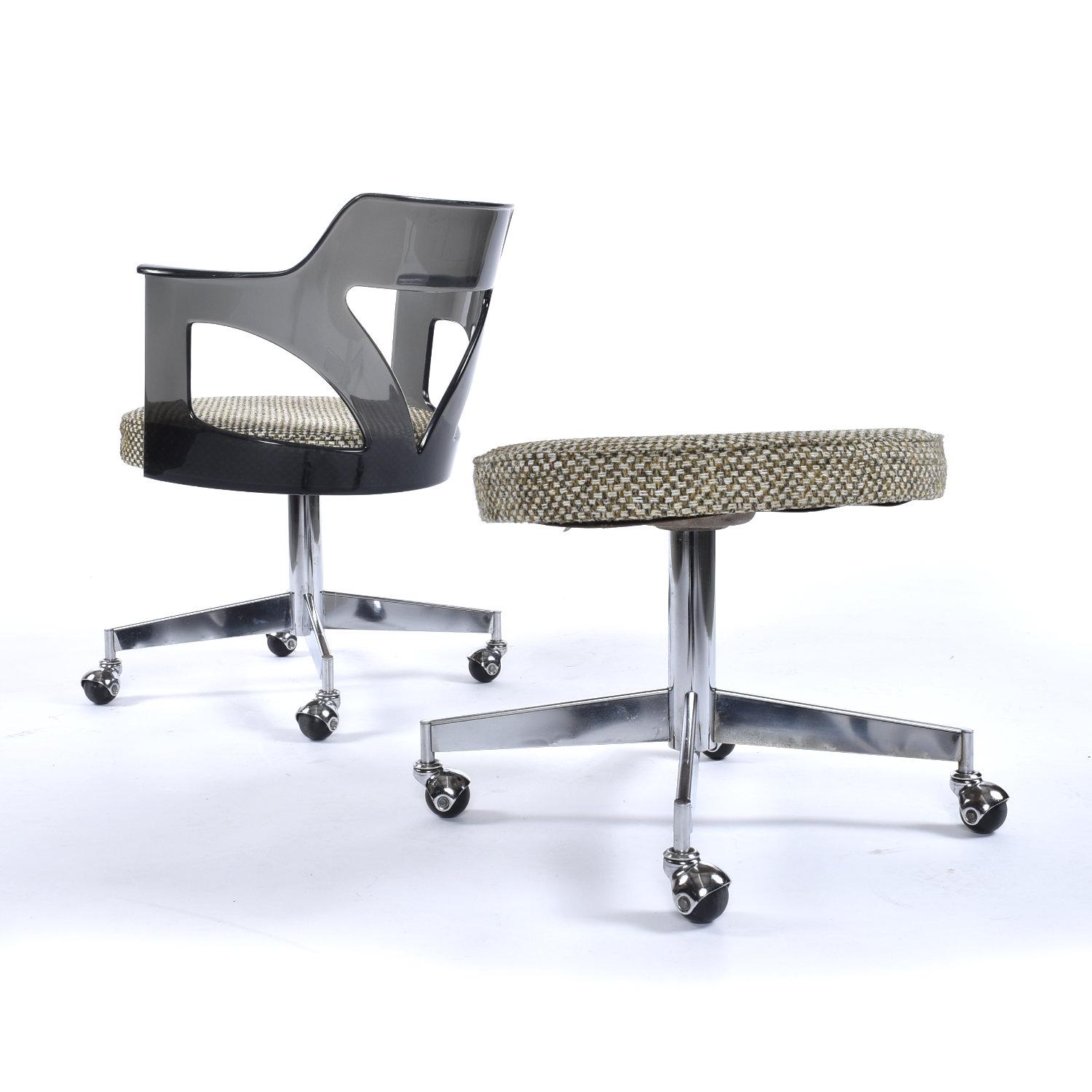 Conwed Space Age Smoked Lucite Chair on Casters with Foot Stool in vendita 2