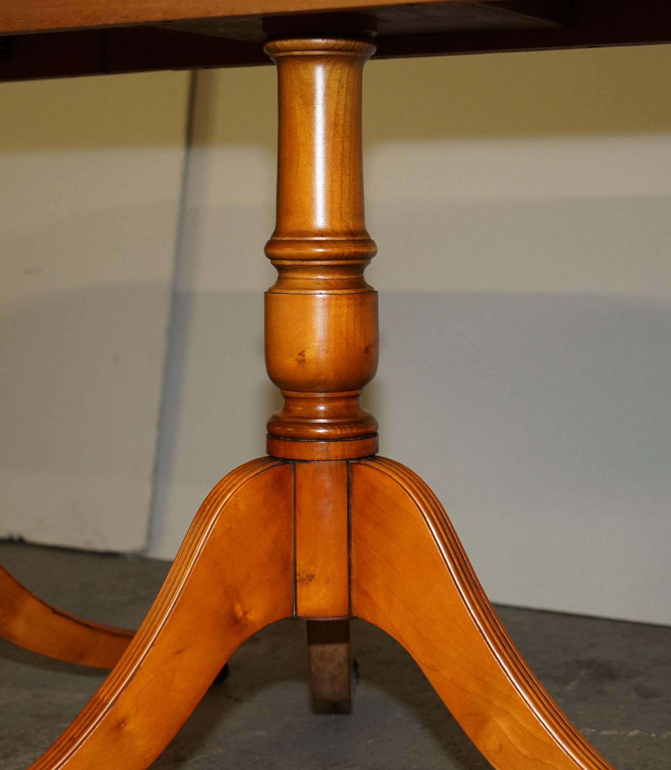 COOKE & SON VINTAGE BURR YEW WOOD REGENCY PILLAR BASE 4 bis 6 Personen Esszimmer-TABLE im Angebot 4