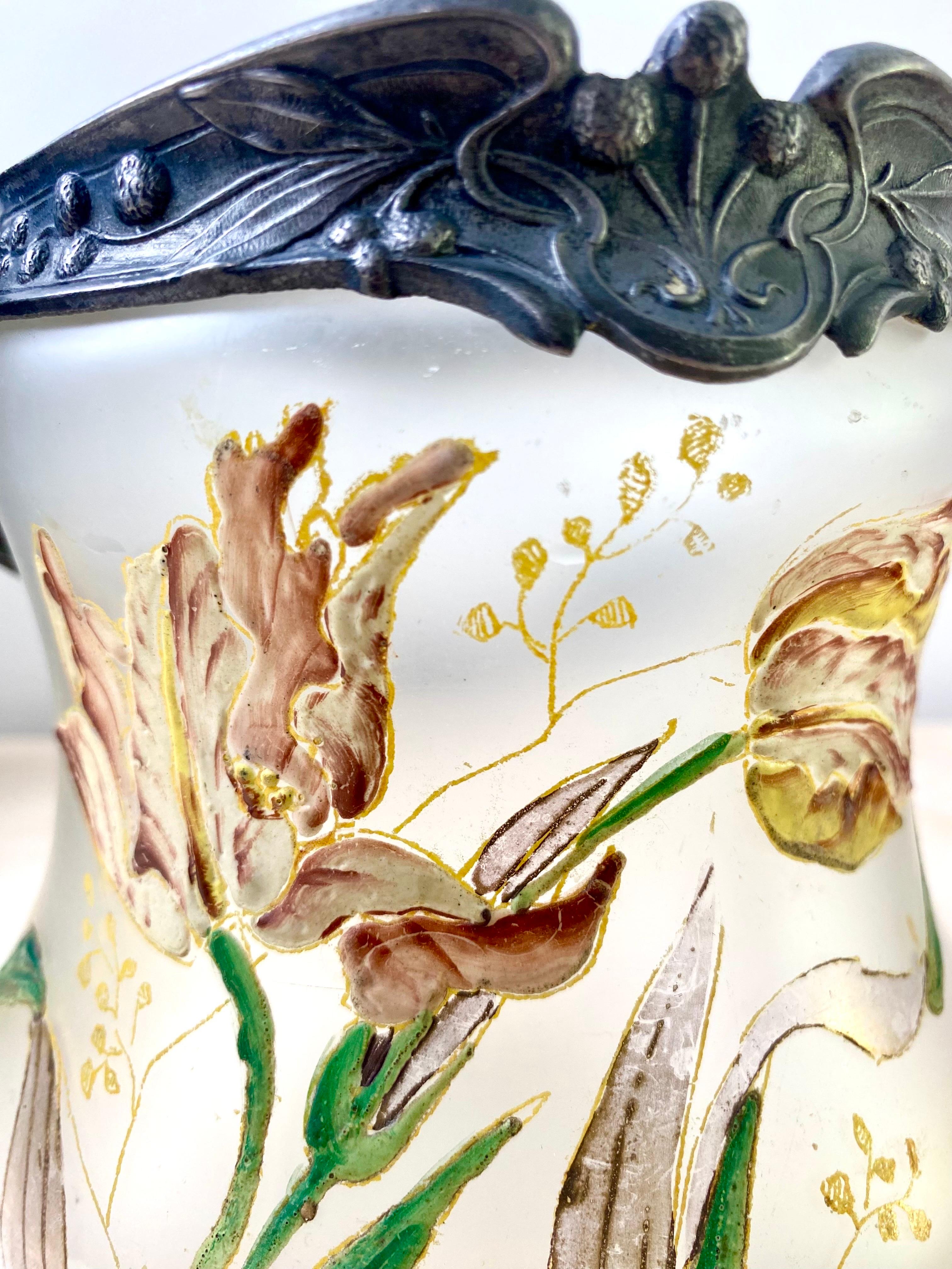 Keksdose Eimer - Vase - aus emailliertem Glas und Zinn- 1880 Jugendstil Frankreich im Zustand „Gut“ im Angebot in Beuzevillette, FR
