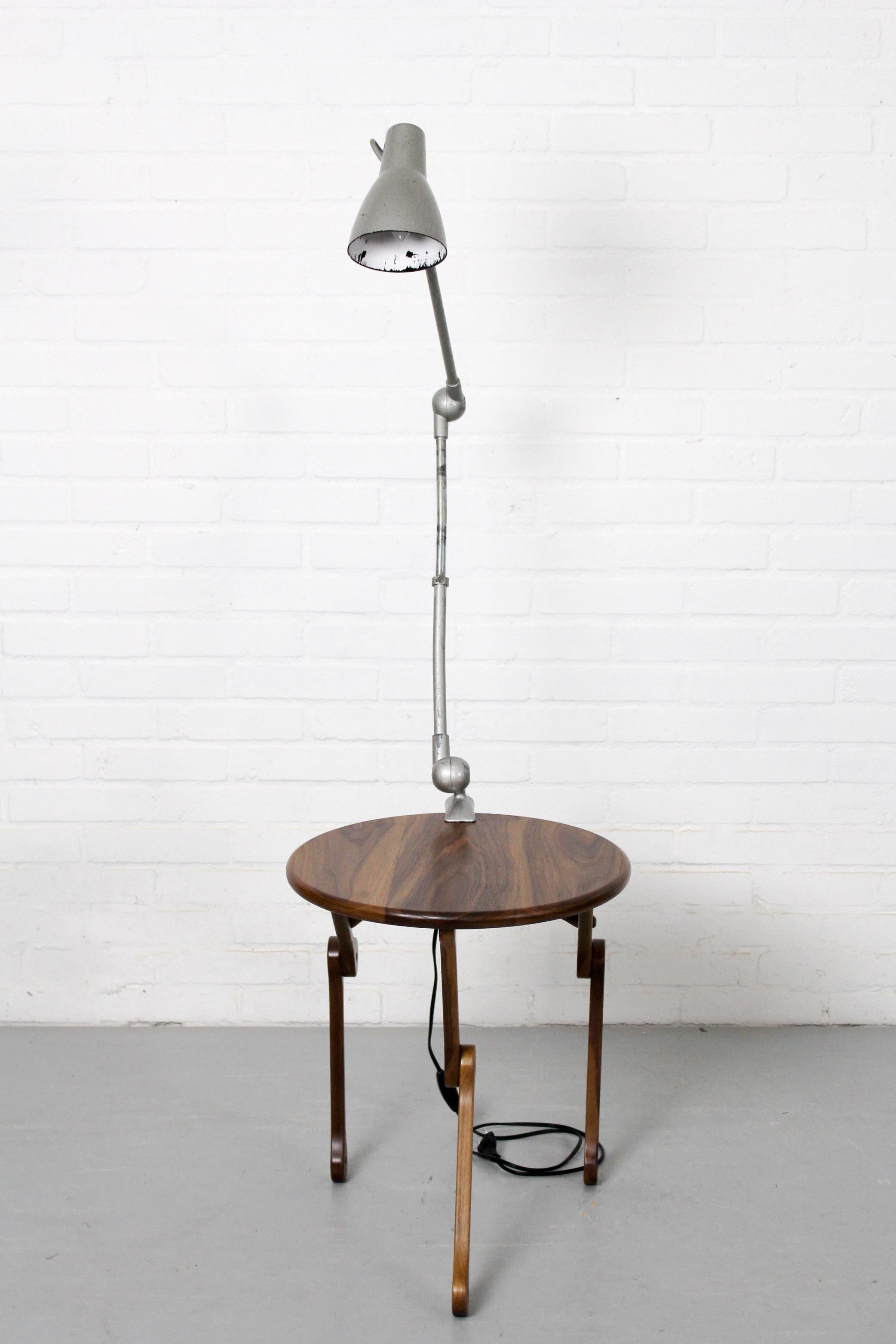 Mid-Century Modern Lampe de table style robotique industriel cool et funky en vente