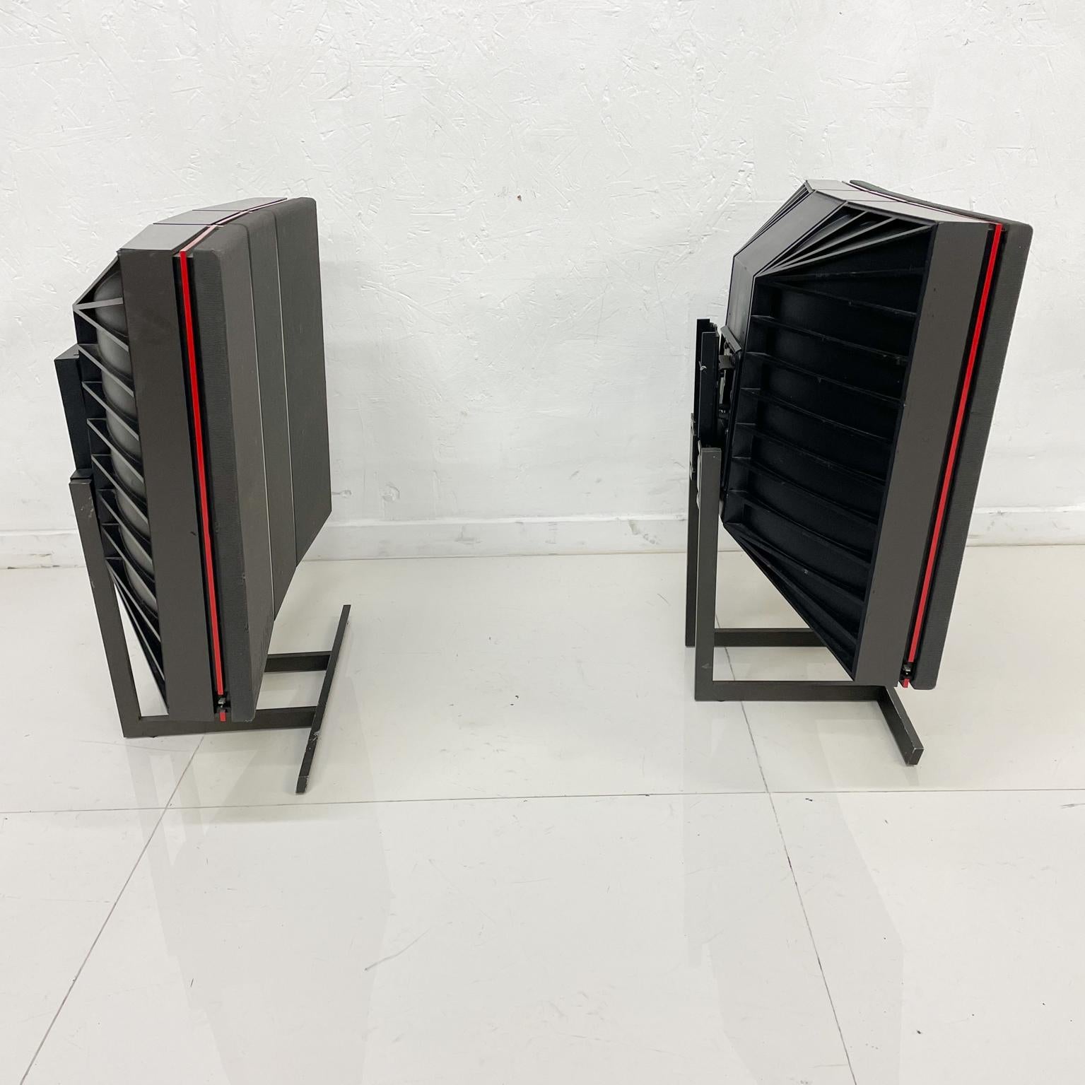 Metal 1980s B &O Bang Olufsen Speakers 6513 Red Line 60.2 Floor Pedestals 