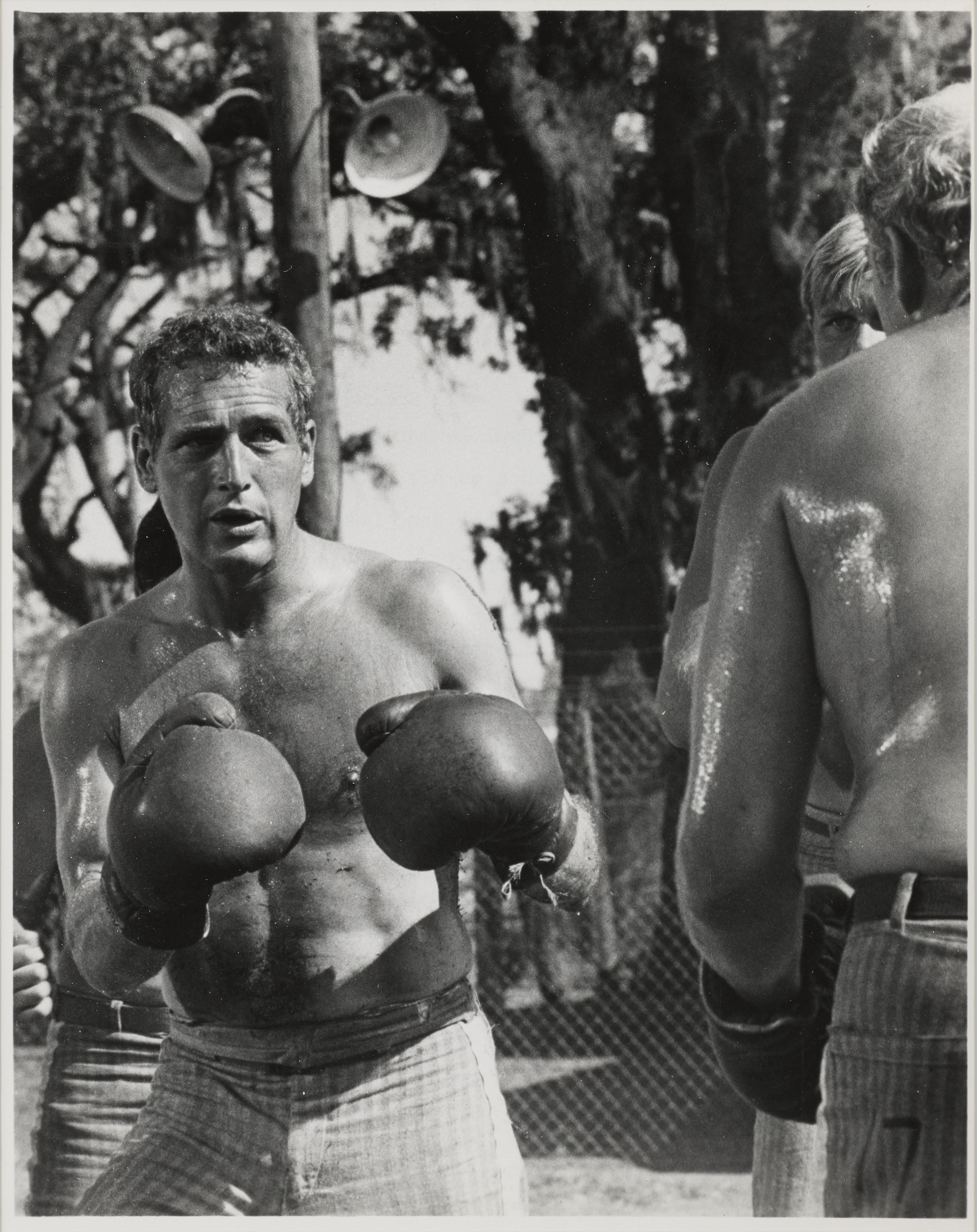 Original US production still.
This film was directed by Stuart Rosenberg, and stars Paul Newman and features George Kennedy, who won an Oscar for Best Supporting Actor. Newman had the leading role as Luke, who was sentenced to two years in a