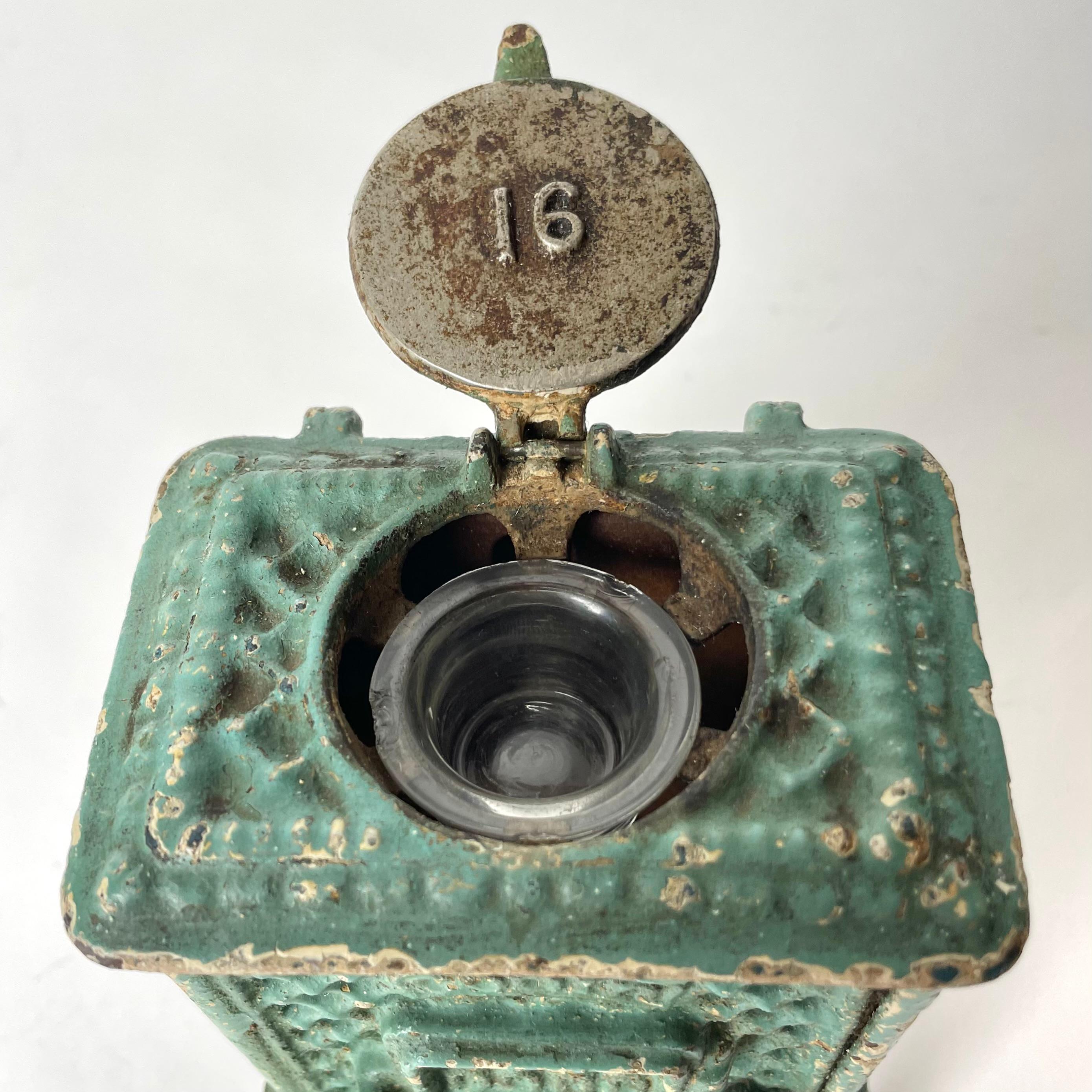 Cool Ink Well entworfen als Godin-Eisenhocker aus dem späten 19. Jahrhundert im Angebot 6