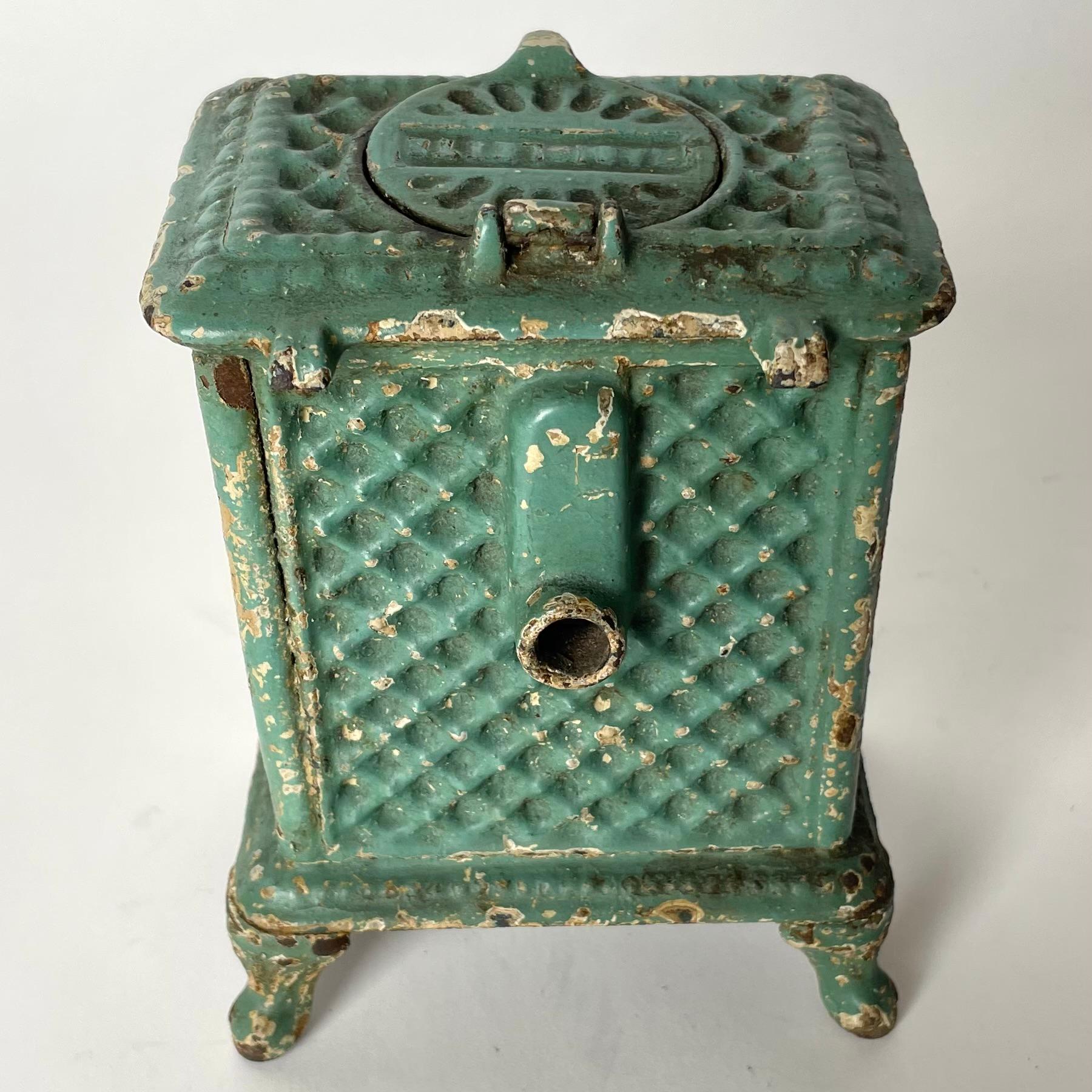 Iron Cool Ink Well designed as a Godin iron stove from the late 19th Century For Sale