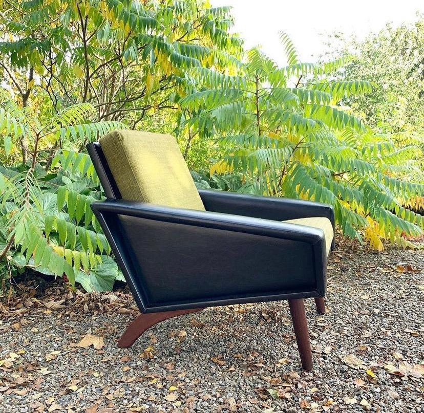 Danish Cool Lounge Chairs For Sale