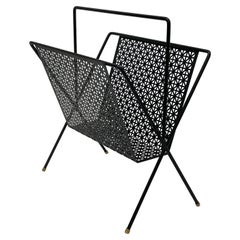 Porte-revues cool en fer noir The Moderns