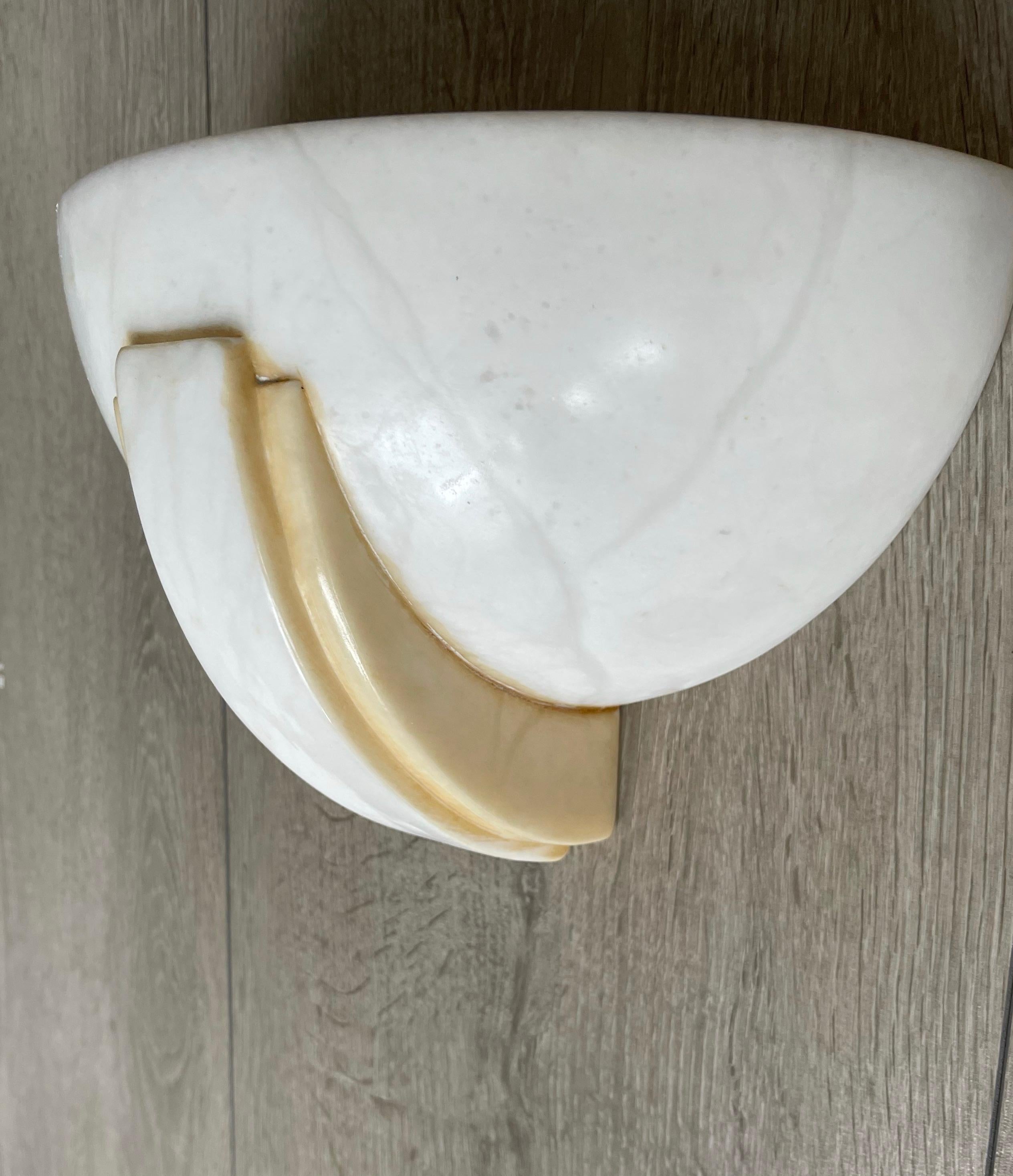 Mid-Century Era Set of Two of Art Deco Style Alabaster Sconces or Wall Lamps 3