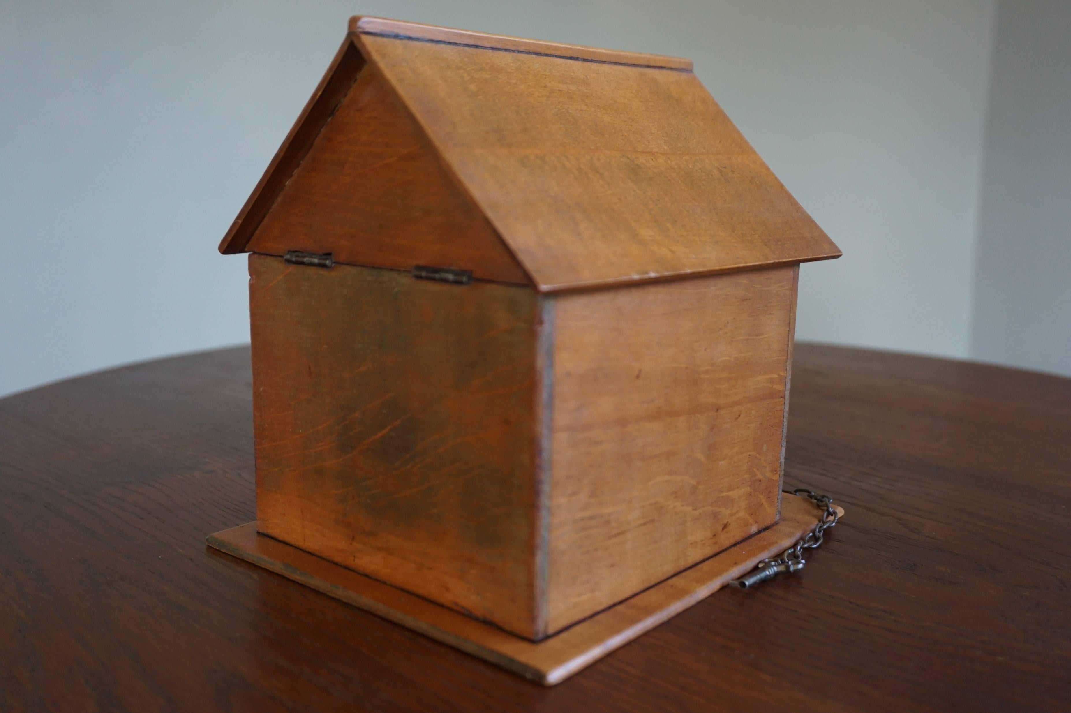 Coolest and All Handcrafted Early 20th Century Wooden Doghouse and Dog Cigar Box 8