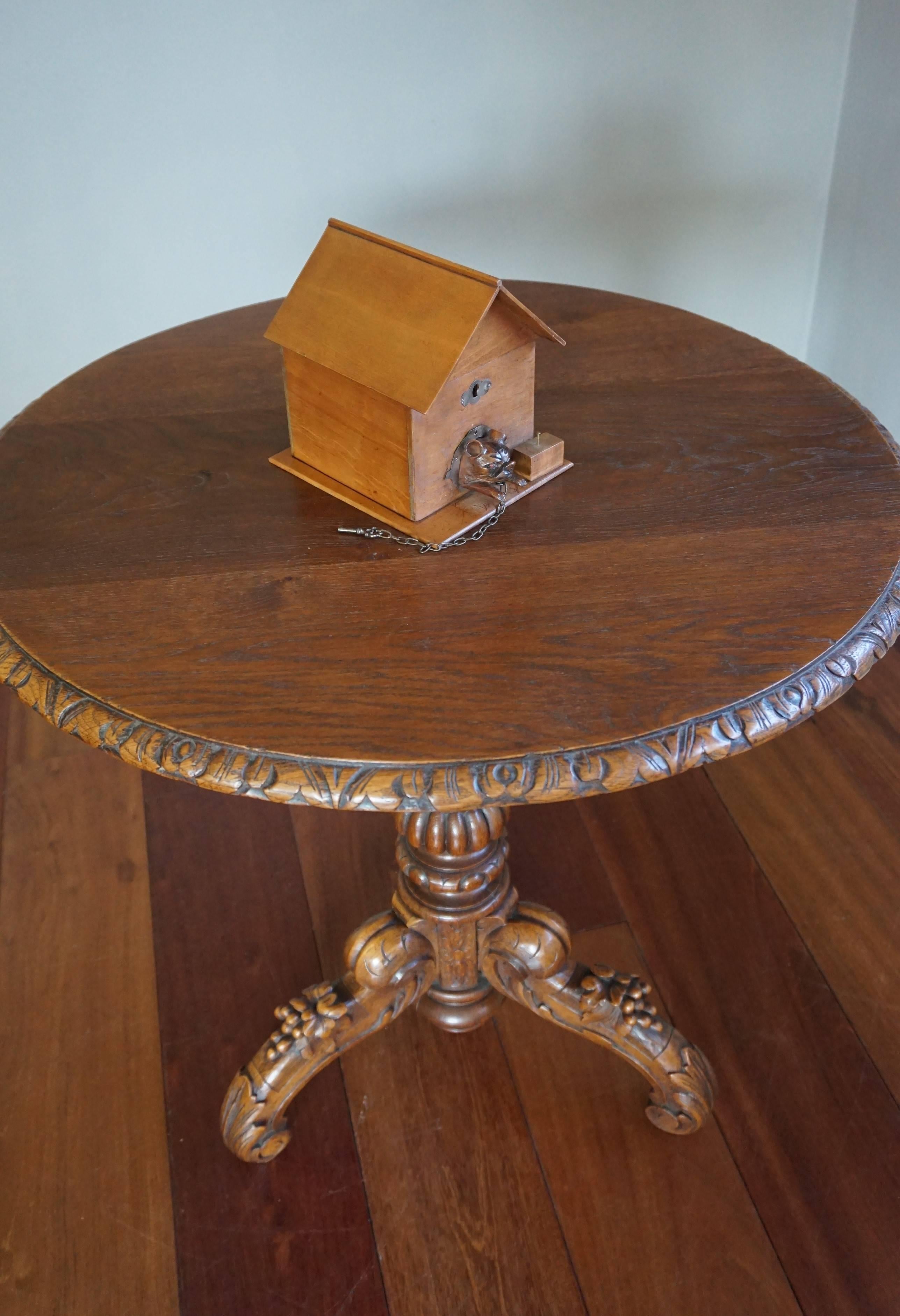 Coolest and All Handcrafted Early 20th Century Wooden Doghouse and Dog Cigar Box 12