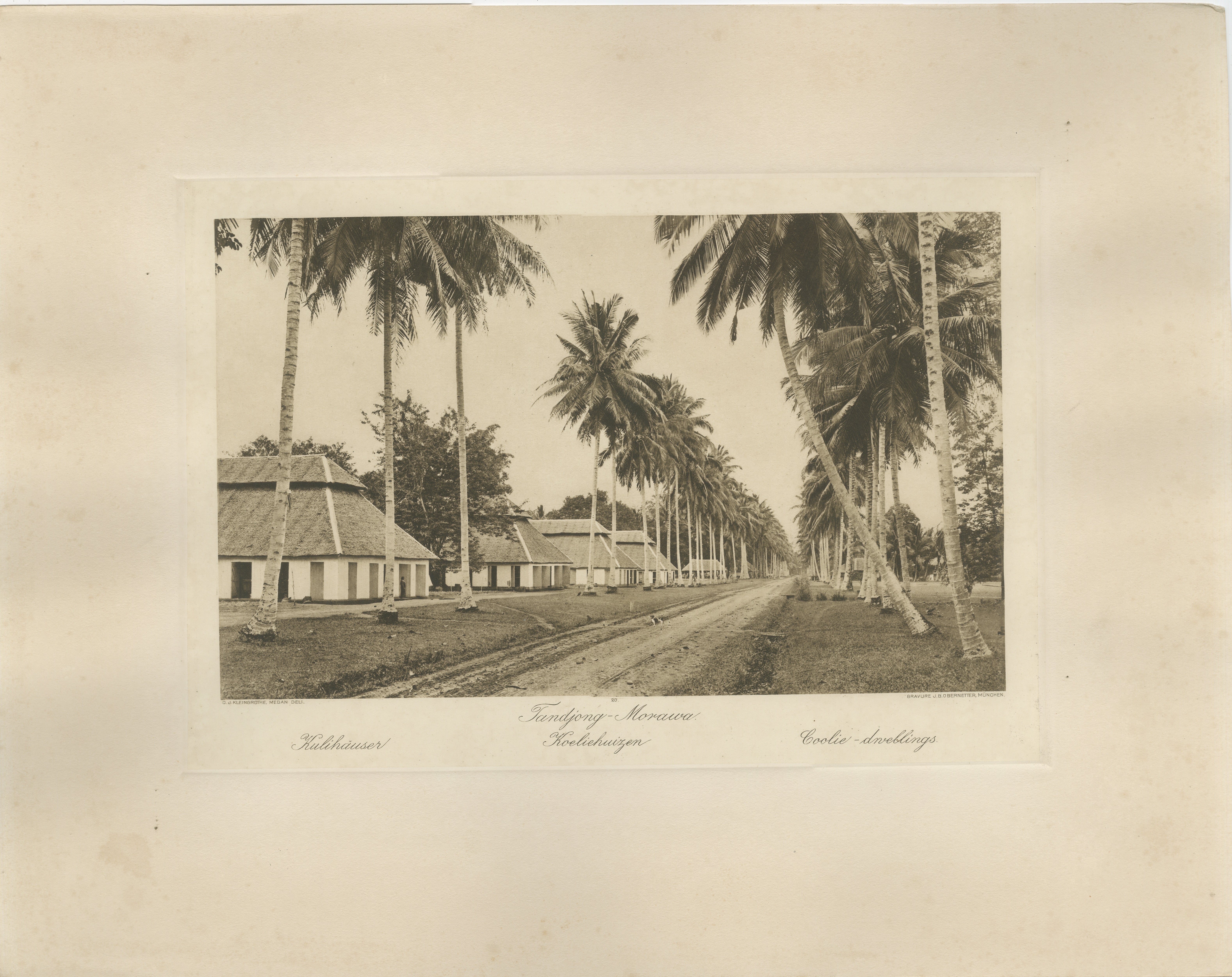 Habitations de coolies - Tandjong-Morawa, Sumatra, Indonésie (Kleingrothe, c.1900)