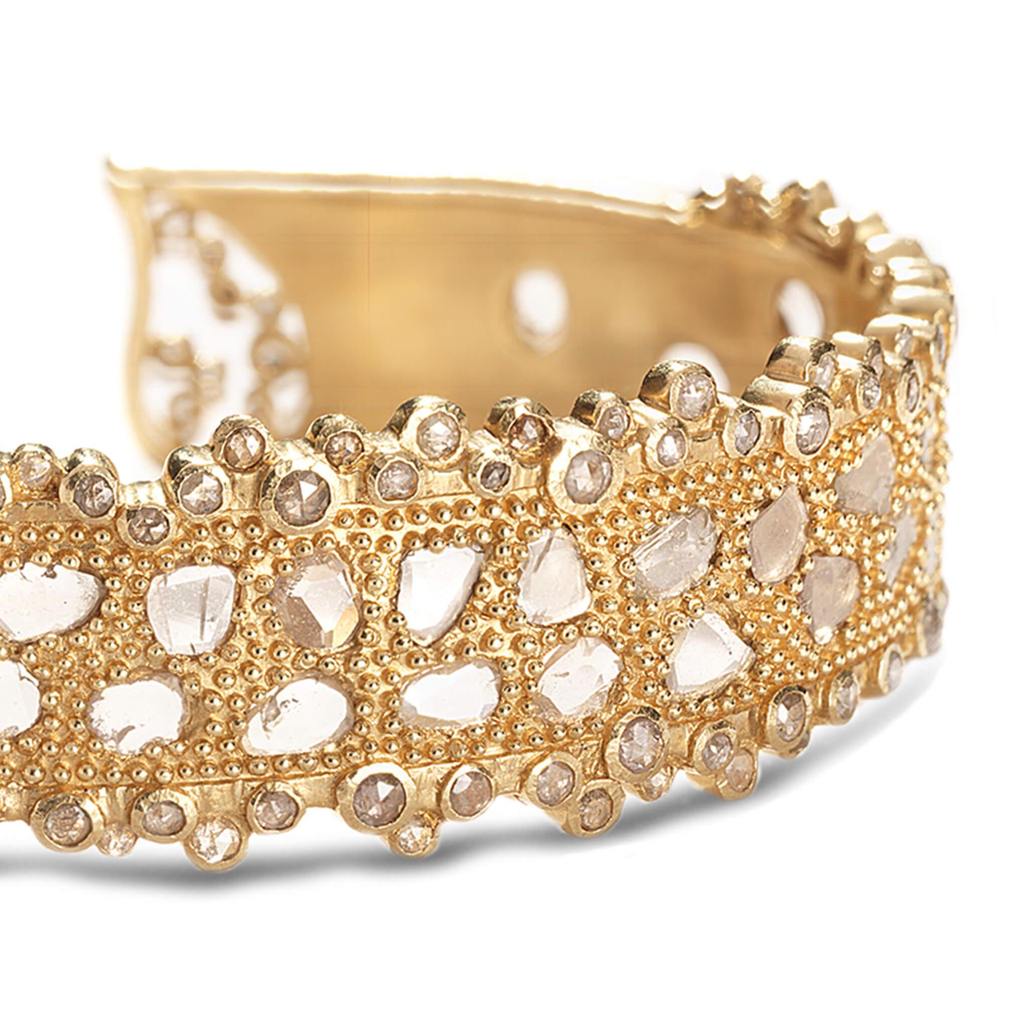 Taille ronde Coomi Bracelet manchette Luminosity en or 20 carats et diamants en vente