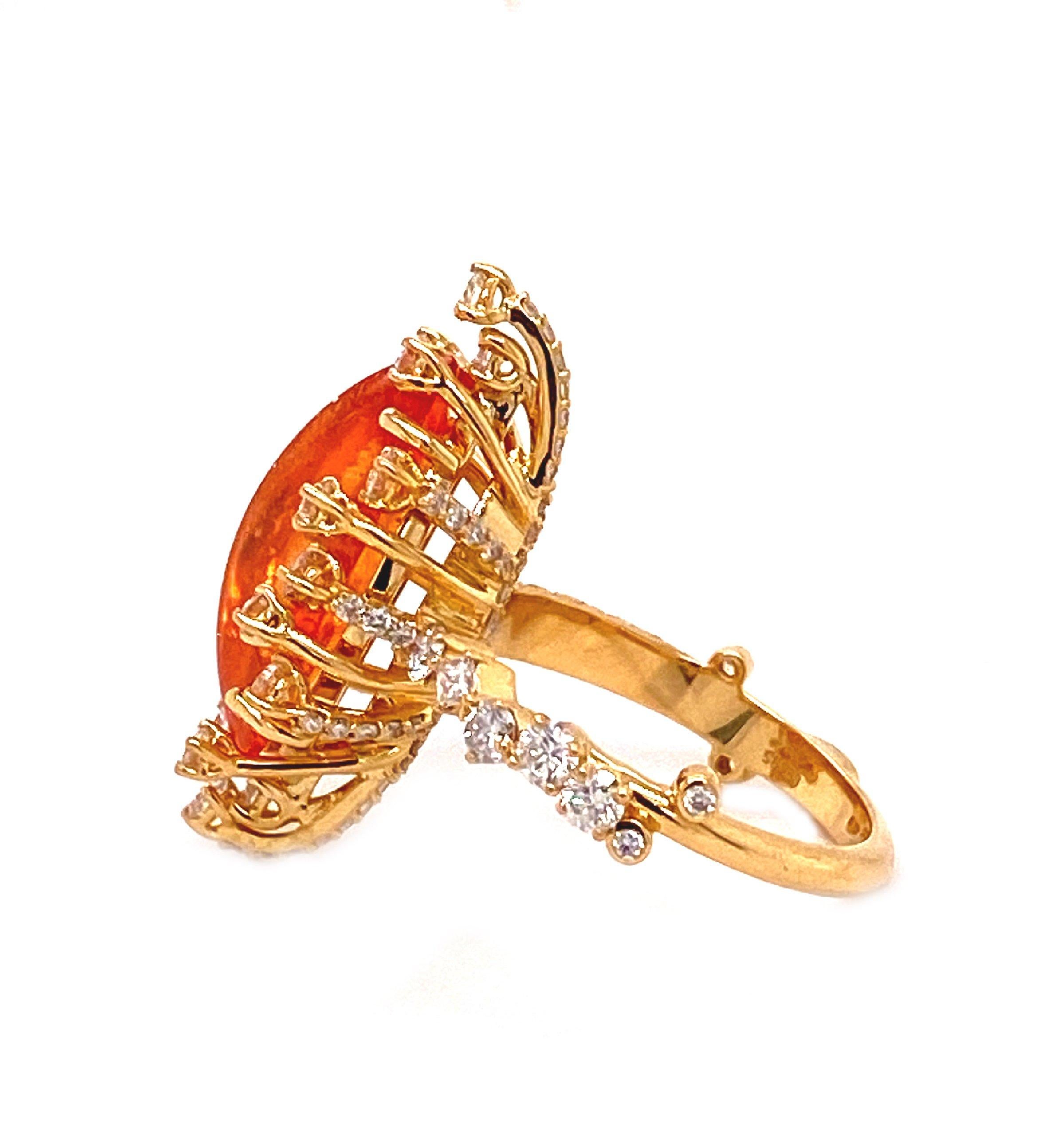 Contemporary Coomi Trinity Mandarin Garnet Ring Set in 20 Karat Gold For Sale
