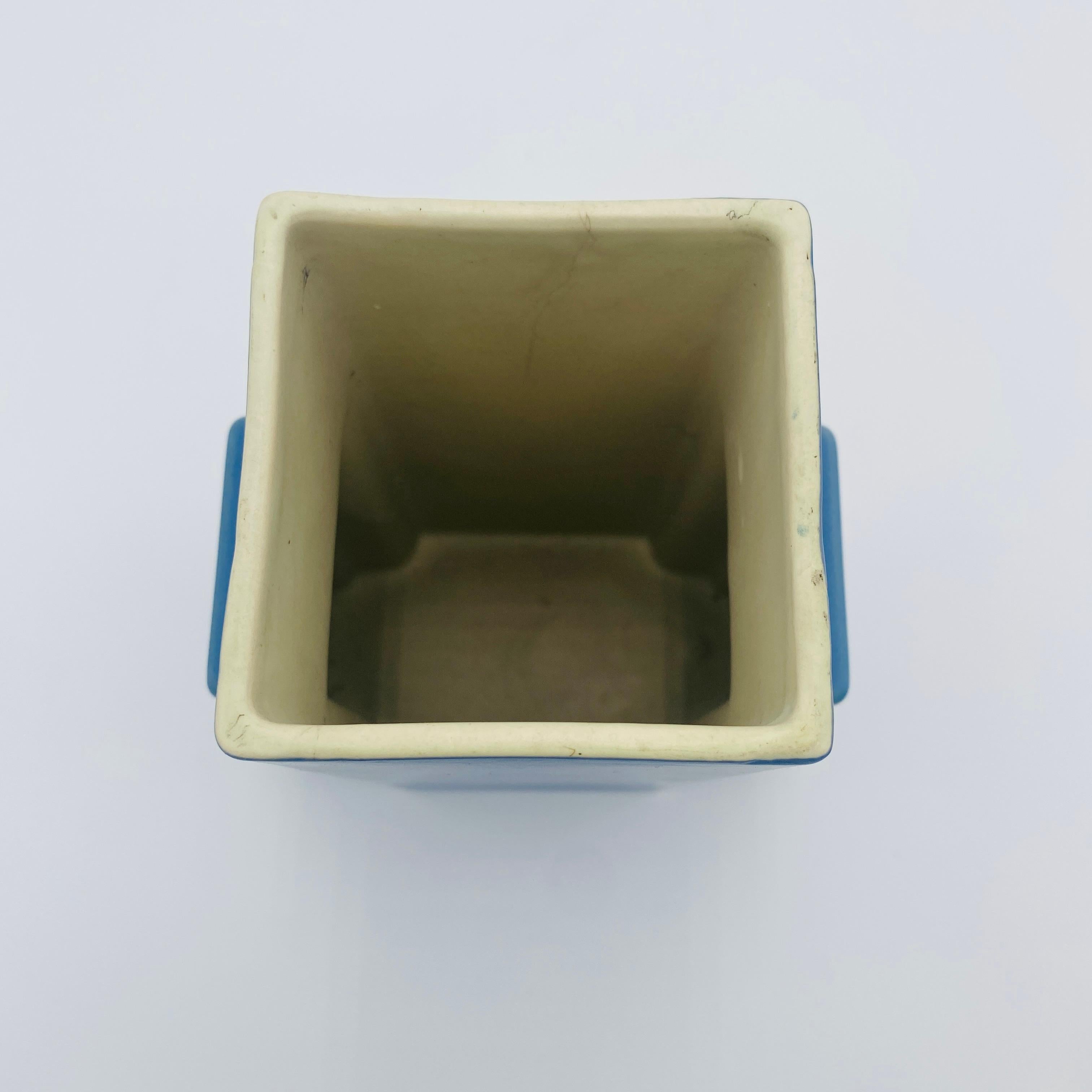 Vaso in ceramica Skyscraper di Coors Pottery in vendita 4