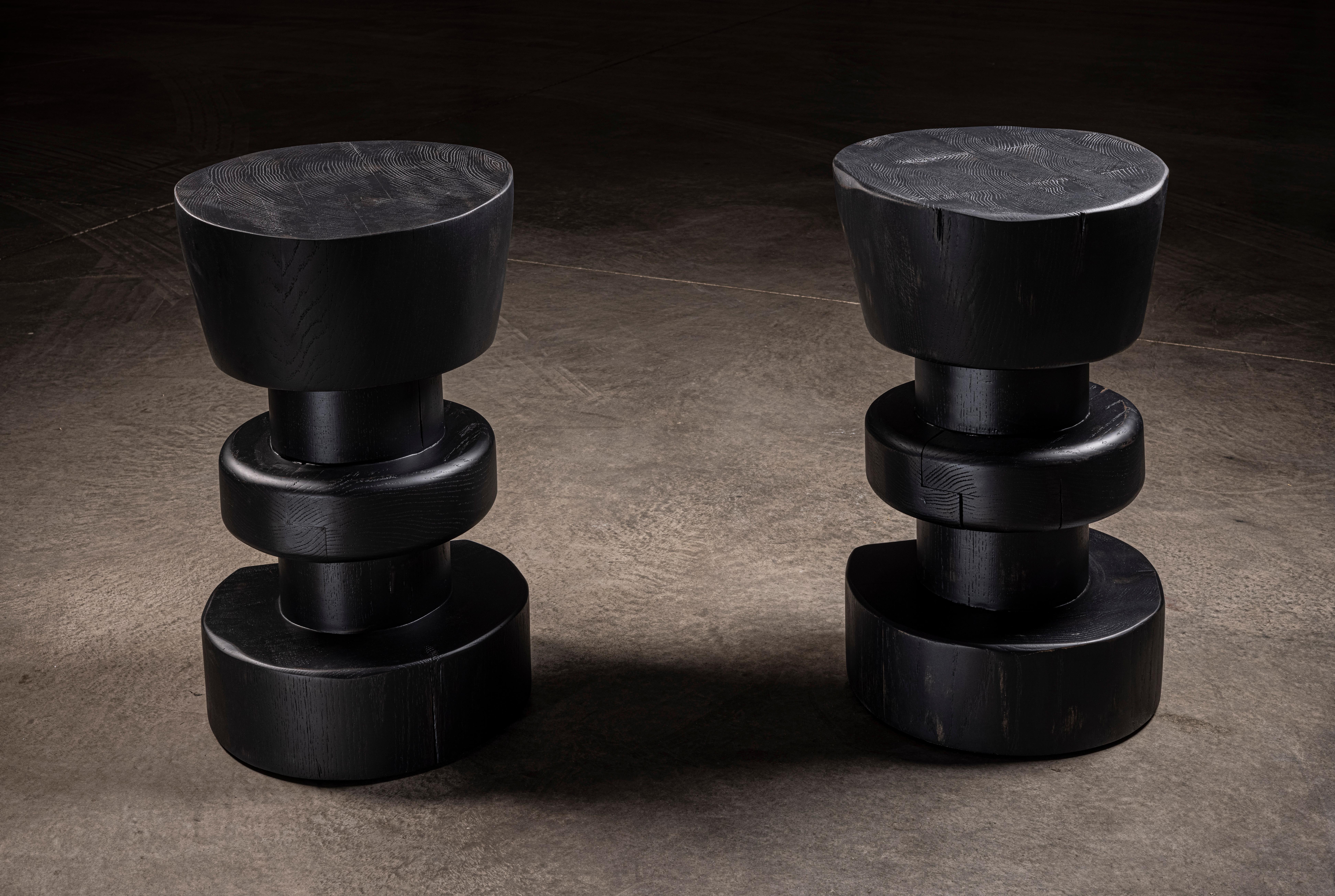 Quercia Sgabello Copablanca in quercia nera massiccia e trattata con agenti atmosferici di NO AGE Studio in vendita