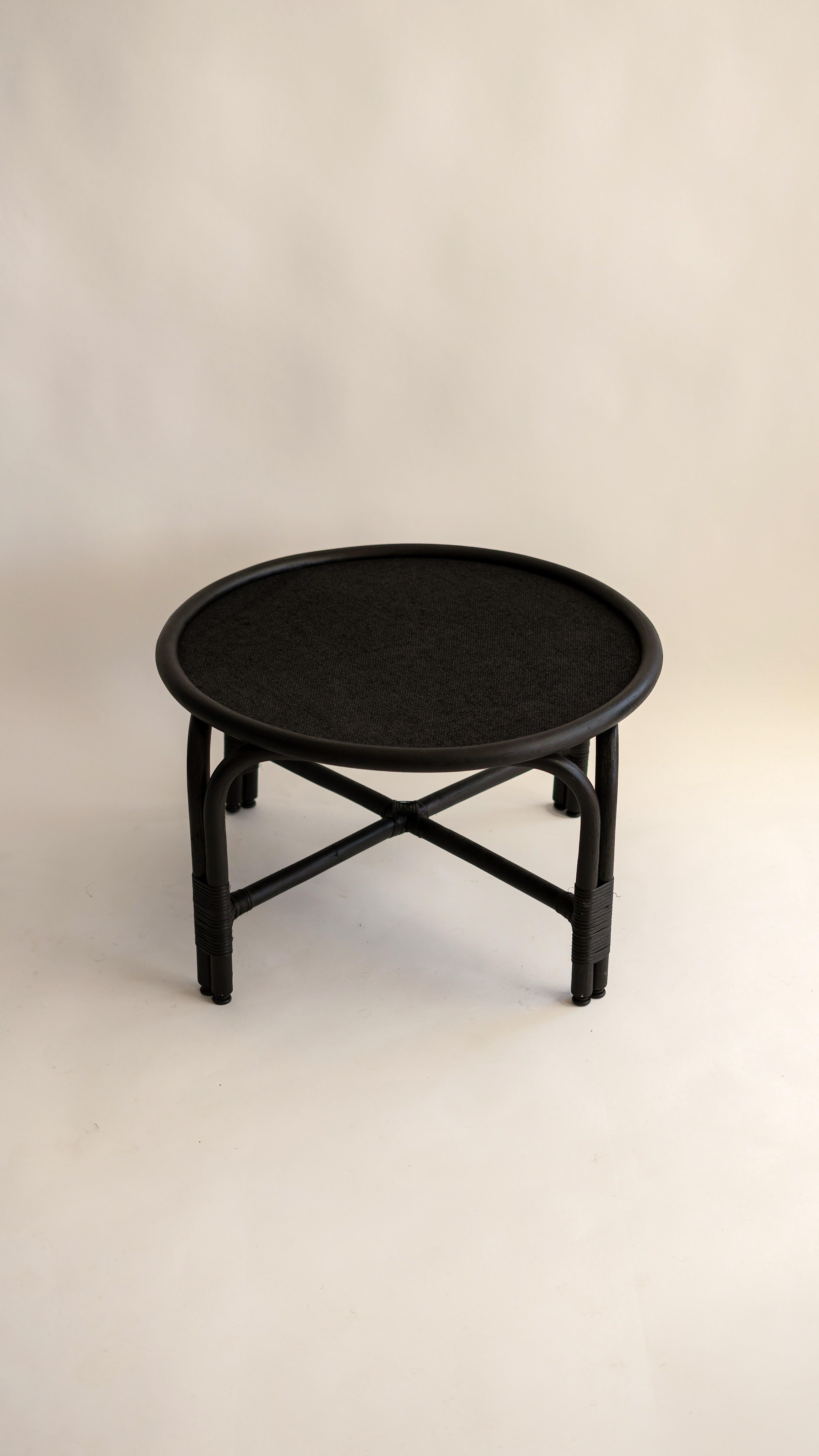 Mesa baja Copalito - Interior Negro by Balsa - Actualmente en stock Yute en venta