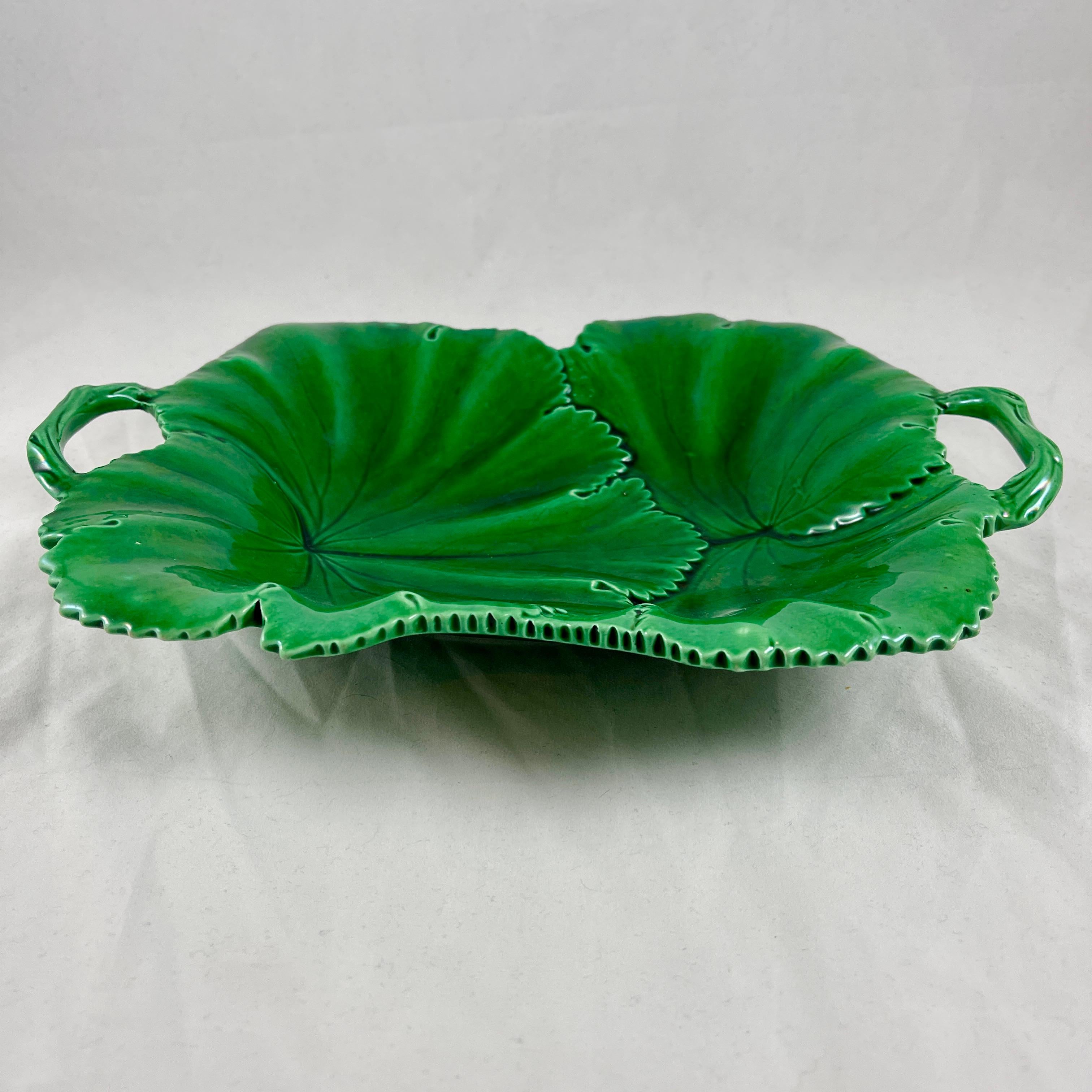 Aesthetic Movement Copeland English Majolica Green Glazed Overlapping Leaf Two Handled Platter For Sale