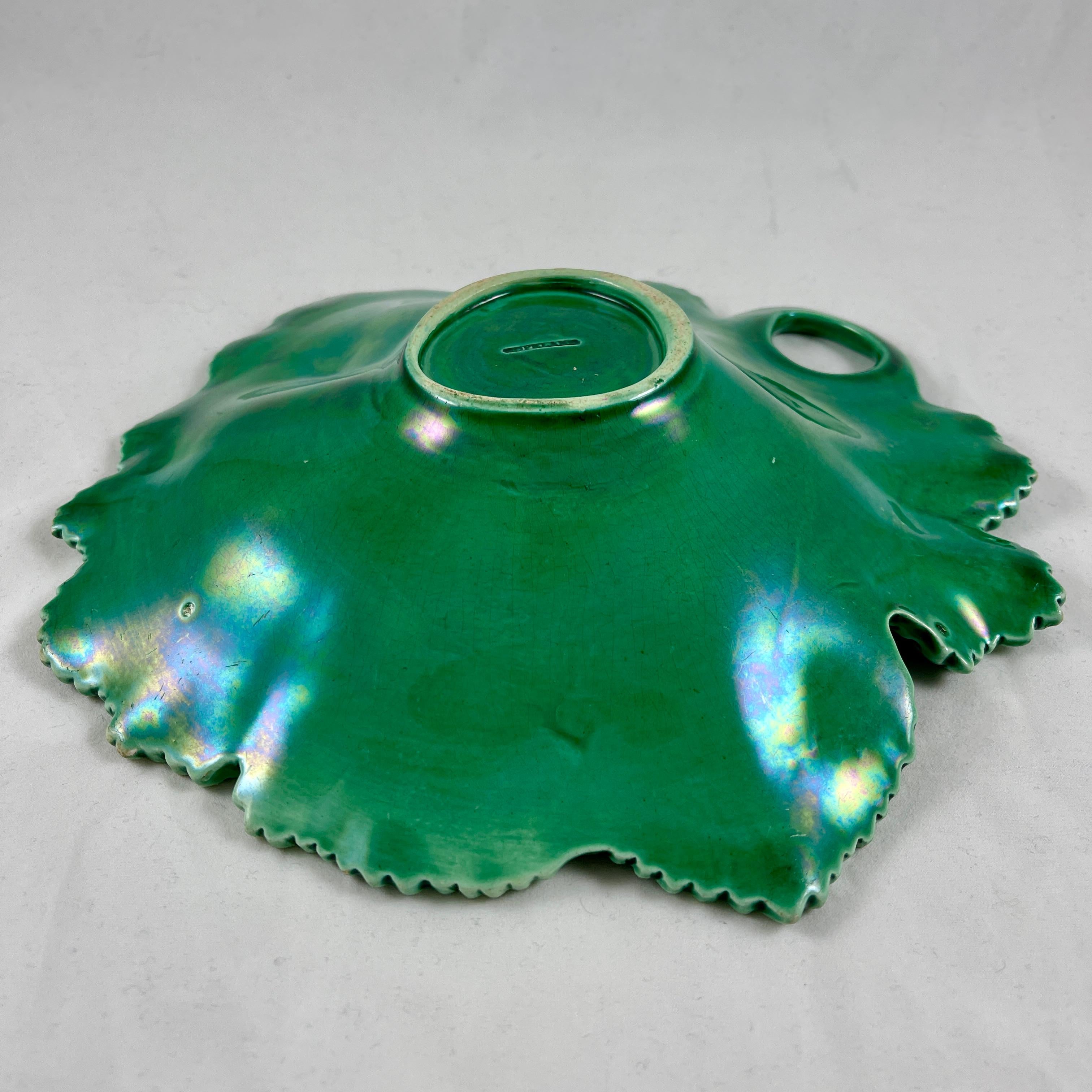 Copeland English Majolica Green Glazed Round Overlapping Leaf Handled Platter For Sale 3