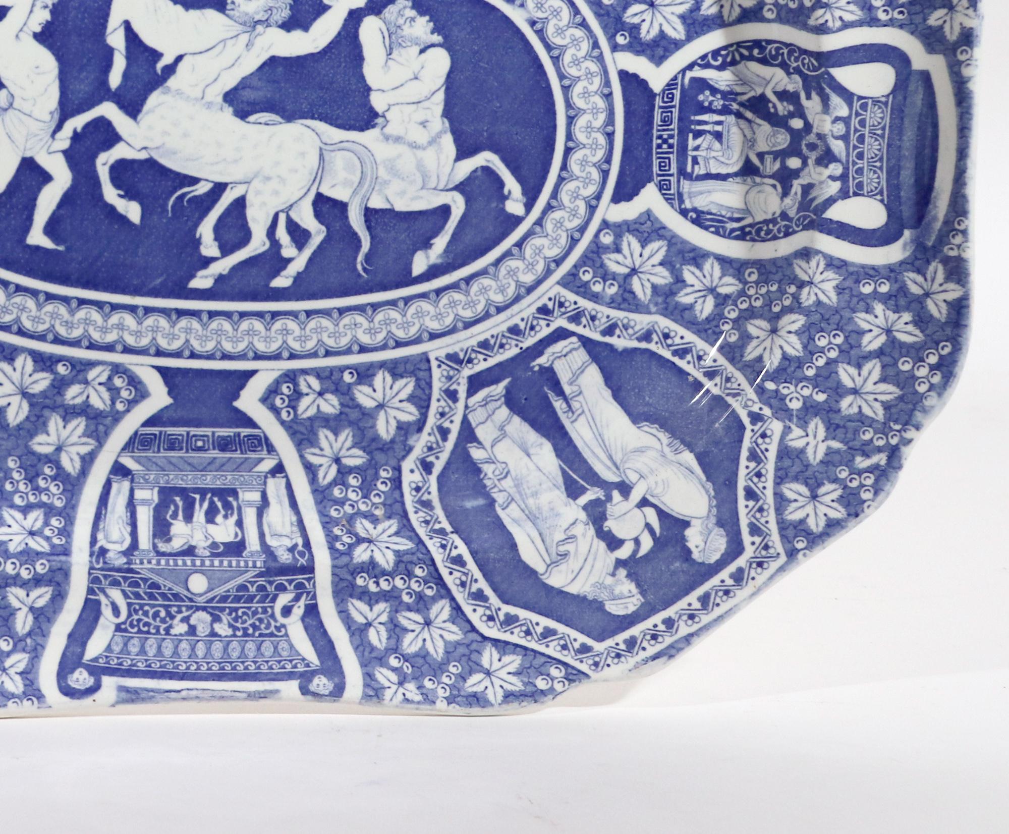 Copeland & Garrett Pottery Grand plat bleu à motif grec néoclassique Bon état - En vente à Downingtown, PA