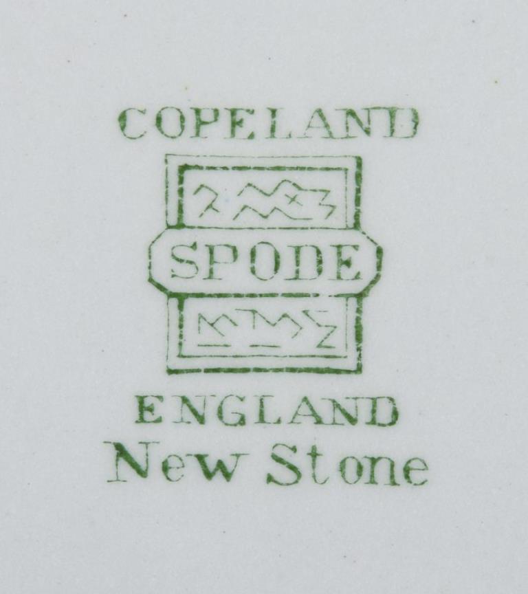 Faïence Copeland/Spode, Angleterre. Quatre assiettes plates en faïence. Vers les années 1930 en vente