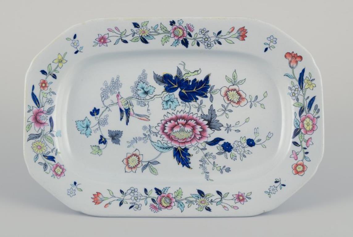 Milieu du XXe siècle Copeland/Spode, Angleterre. Deux plats ovales en faïence. Vers les années 1930 en vente