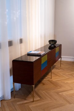 Console Copenhagen, struttura in legno di mogano e cassetti in pelle con gambe in ottone massiccio
