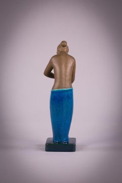 Figura di donna in abito blu di Copenhagen, 1920 circa