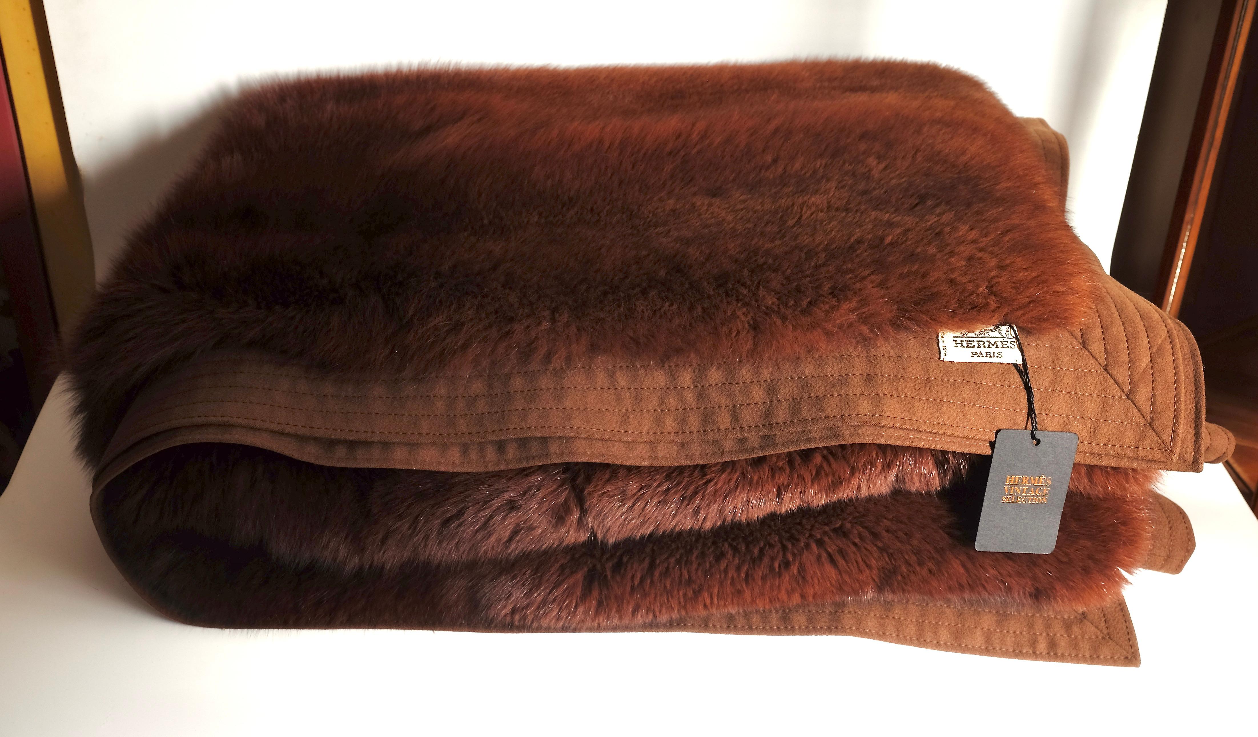 Hermès Vintage Selection by Corrado Luxury - Coperta in pelliccia di volpe foderata in tessuto di lana completa di etichetta originale. Si tratta di un prodotto straordinario arrivato ai nostri giorni intatto e prodotto dalla maision già dagli anni