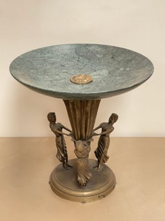 Aufsatzschale aus Bronze und Marmor, Art déco-Stil mit Frauenfiguren.