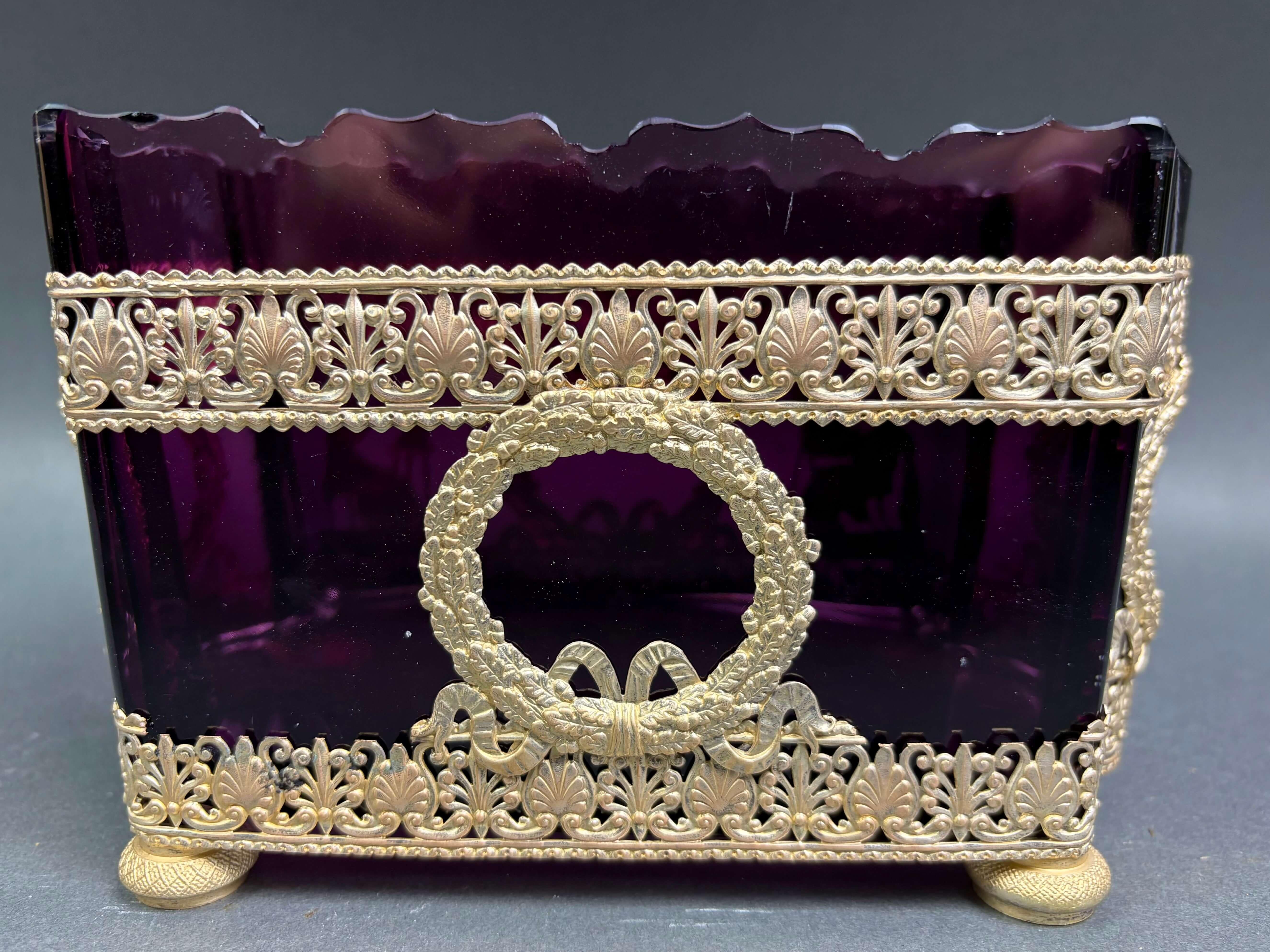 19th Century French Cup in Amethyst Crystal and Gilt Bronze Charles X Restoration For Sale