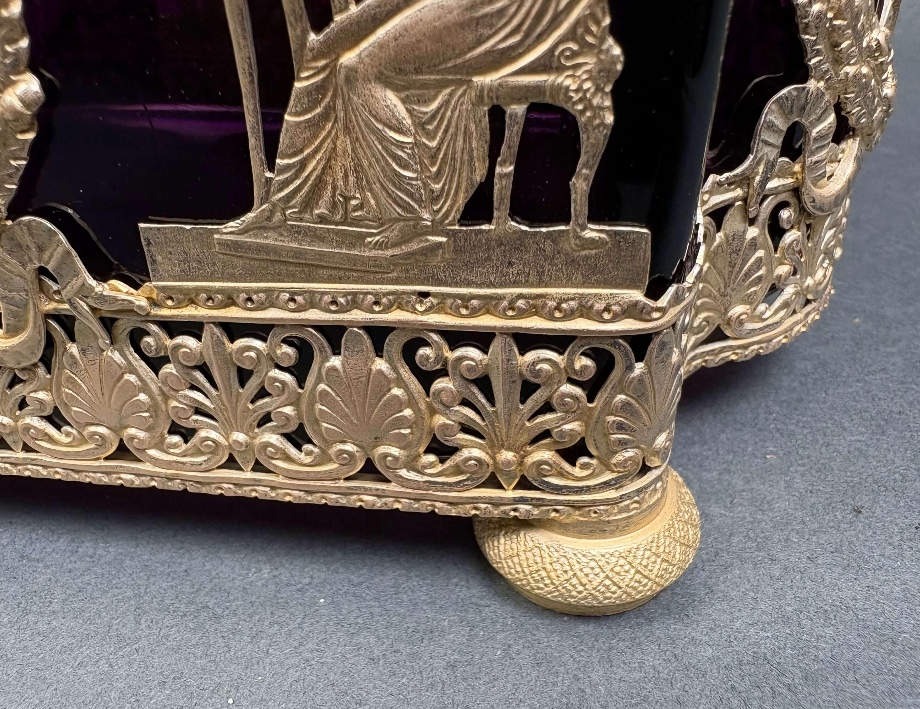 French Cup in Amethyst Crystal and Gilt Bronze Charles X Restoration For Sale 3