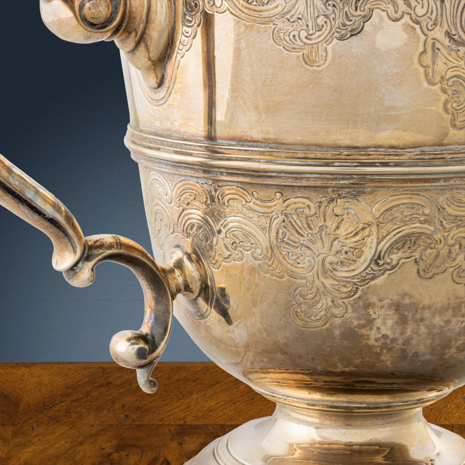 Coppa in argento, London 1742-43 im Zustand „Relativ gut“ im Angebot in Milano, IT