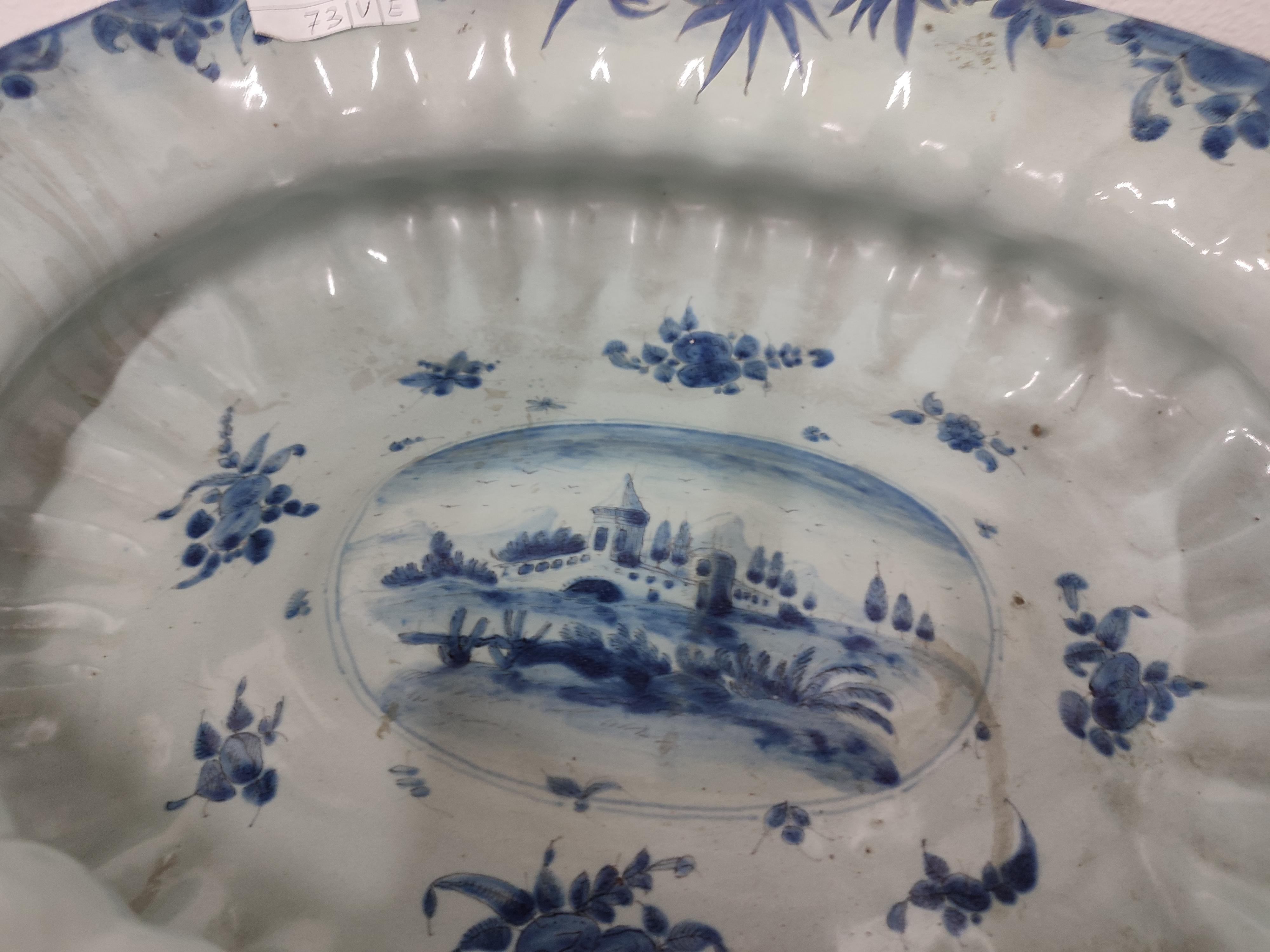 Belle Époque Blue and white majolica bowl For Sale