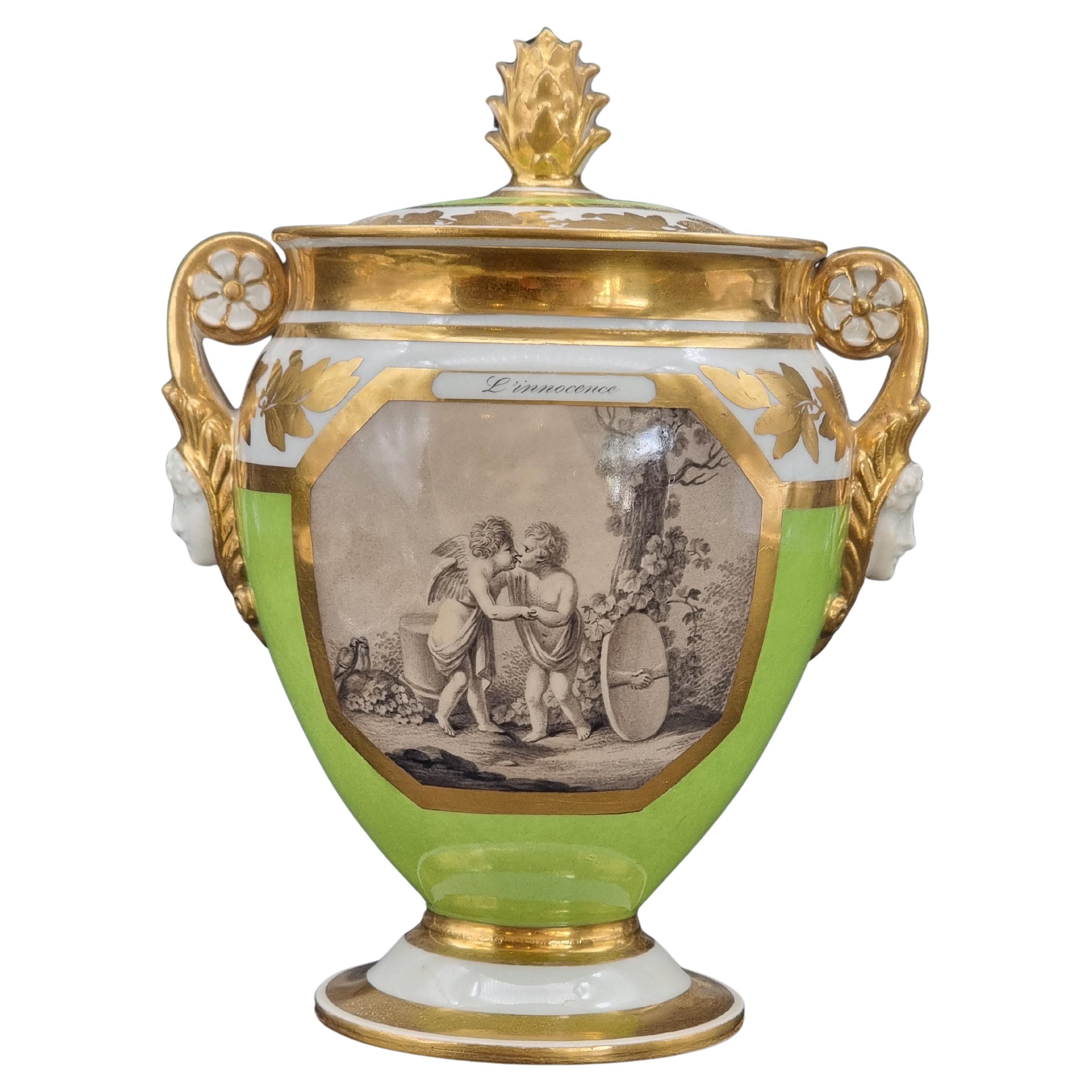 Tasse en porcelaine avec couvercle,  première moitié du XIXe siècle en vente