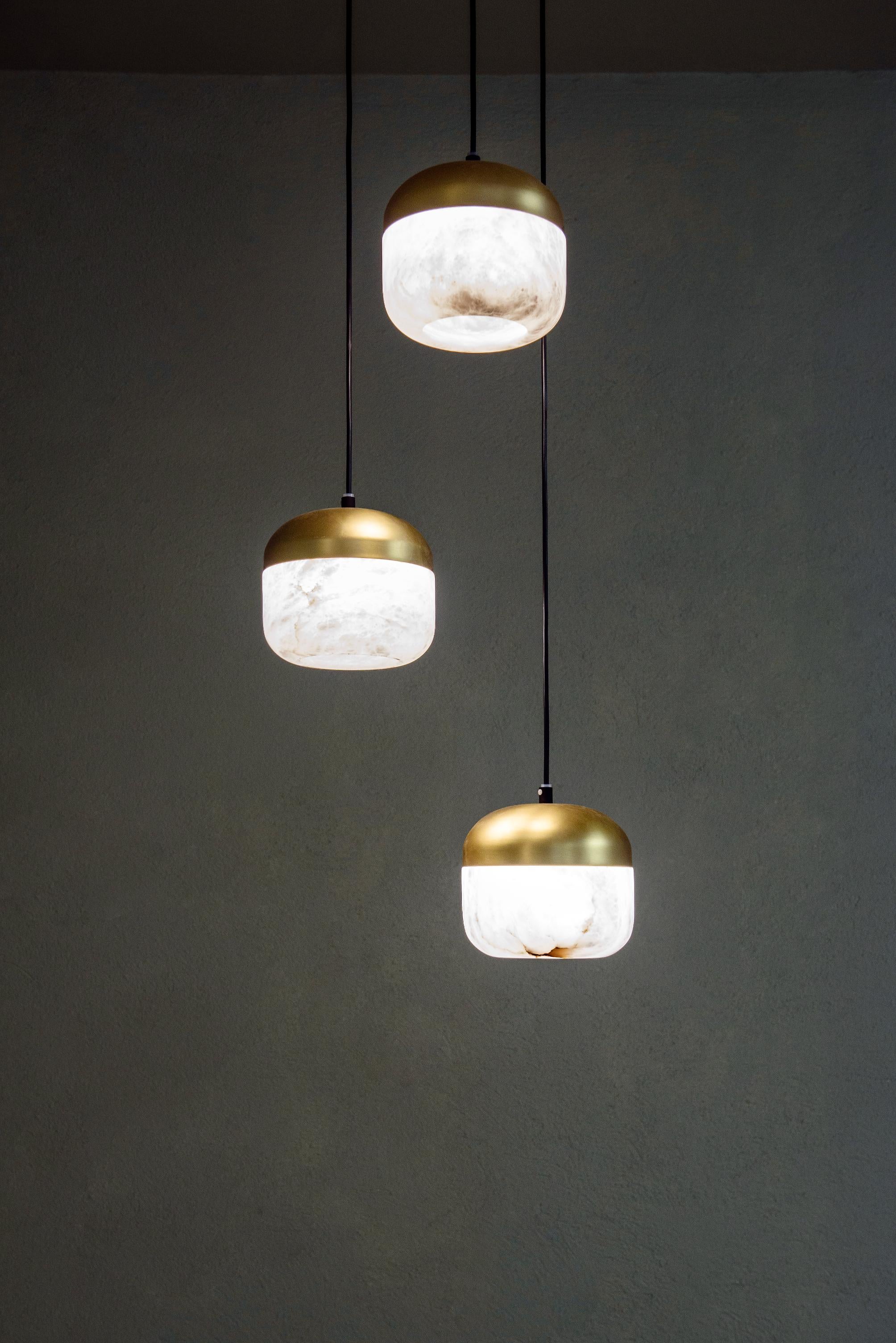 Post-Modern Copper 3 Pendant Lamp by United Alabaster For Sale