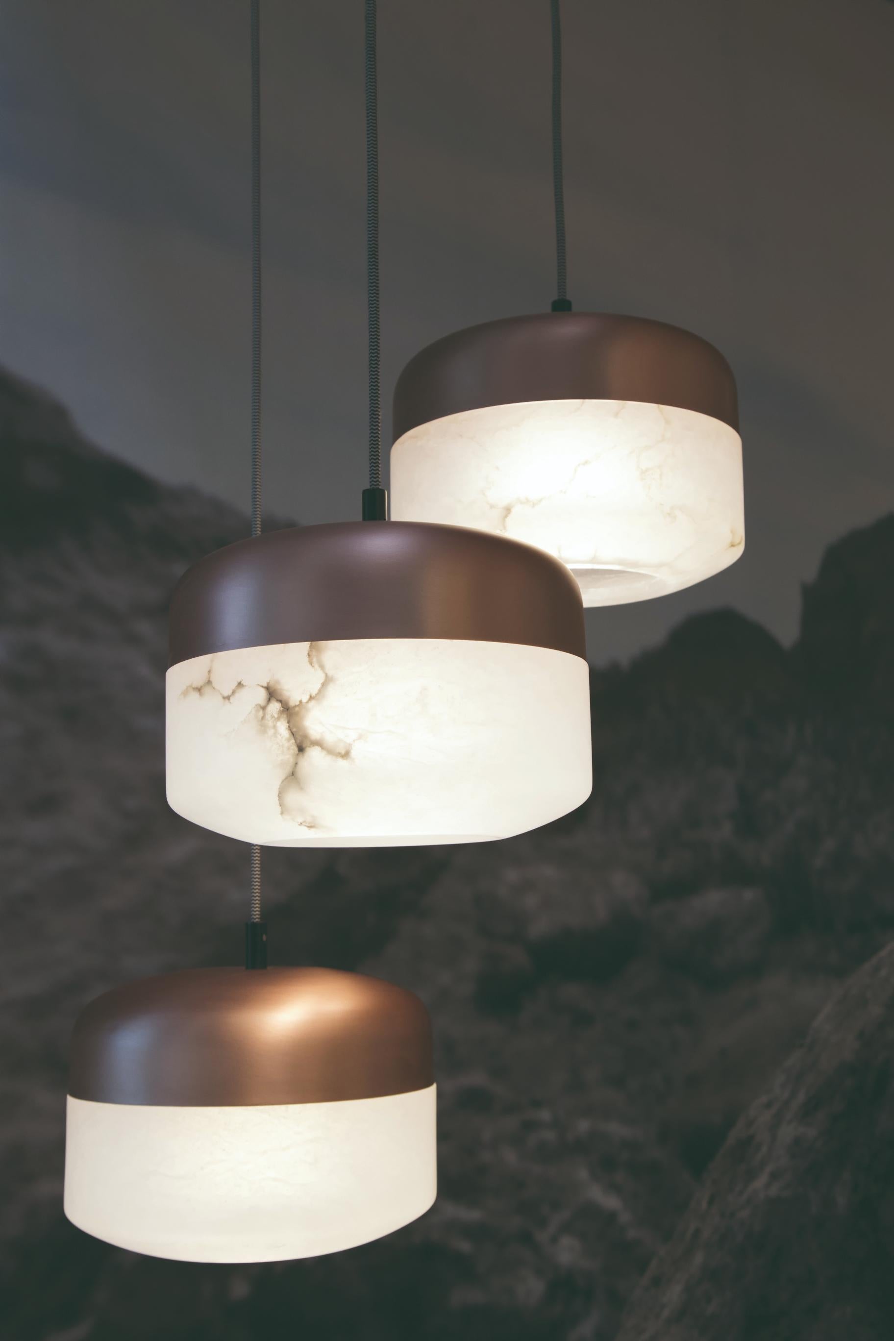 Copper 3 Pendant Lamp by United Alabaster In New Condition For Sale In Geneve, CH