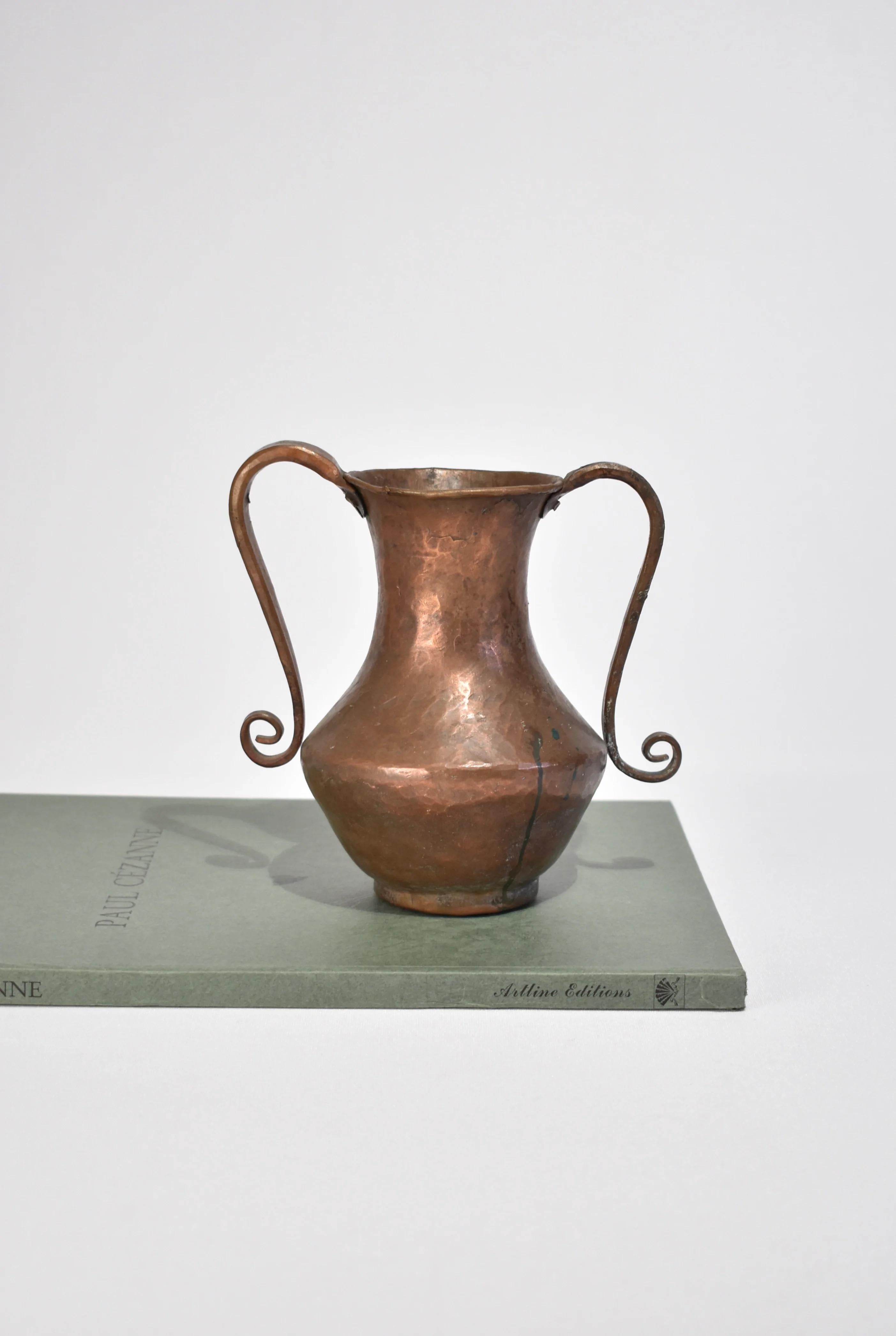 Copper Amphora Vase In Good Condition In Richmond, VA