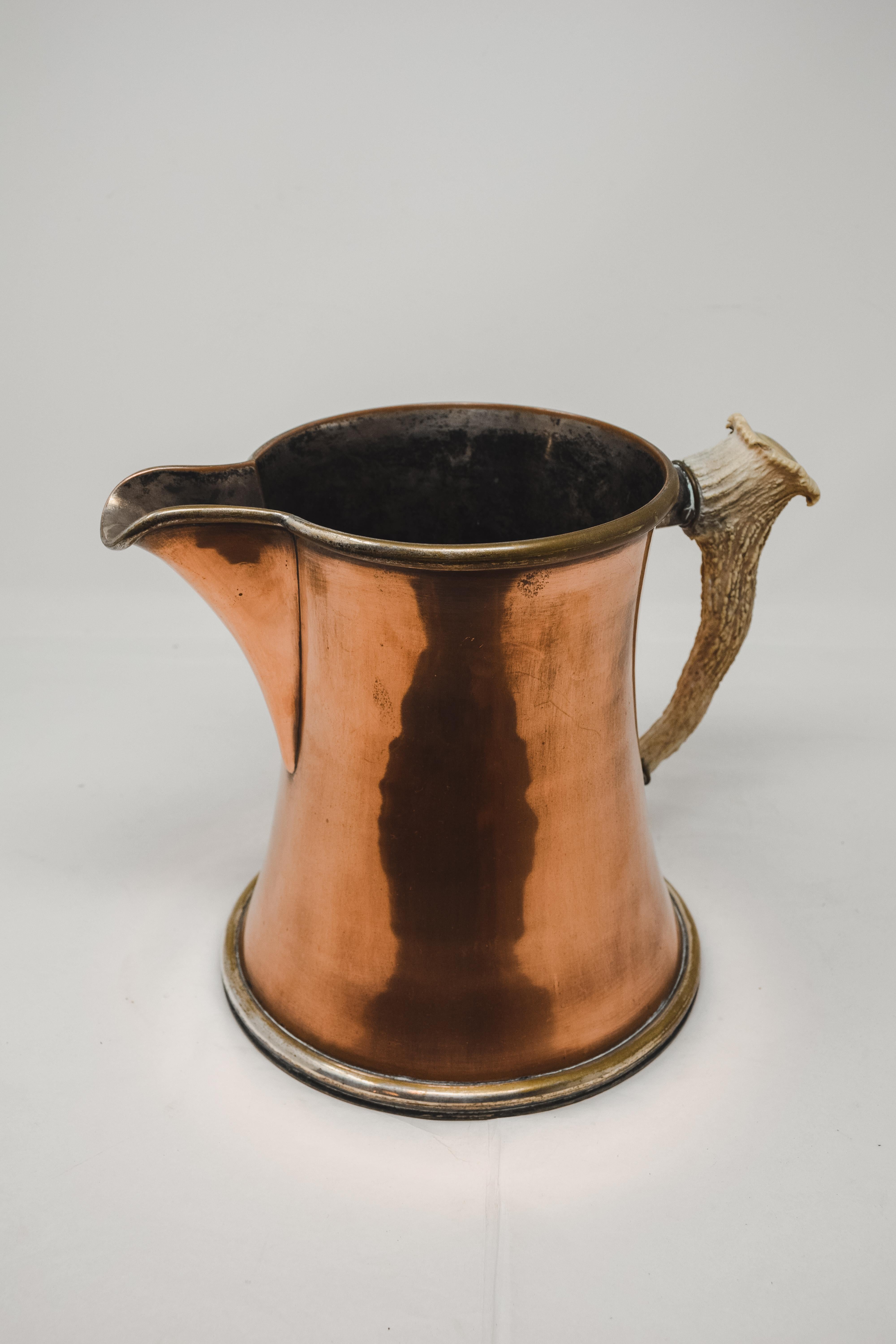Copper and Antler Pitcher and 6 Mugs In Good Condition In Houston, TX